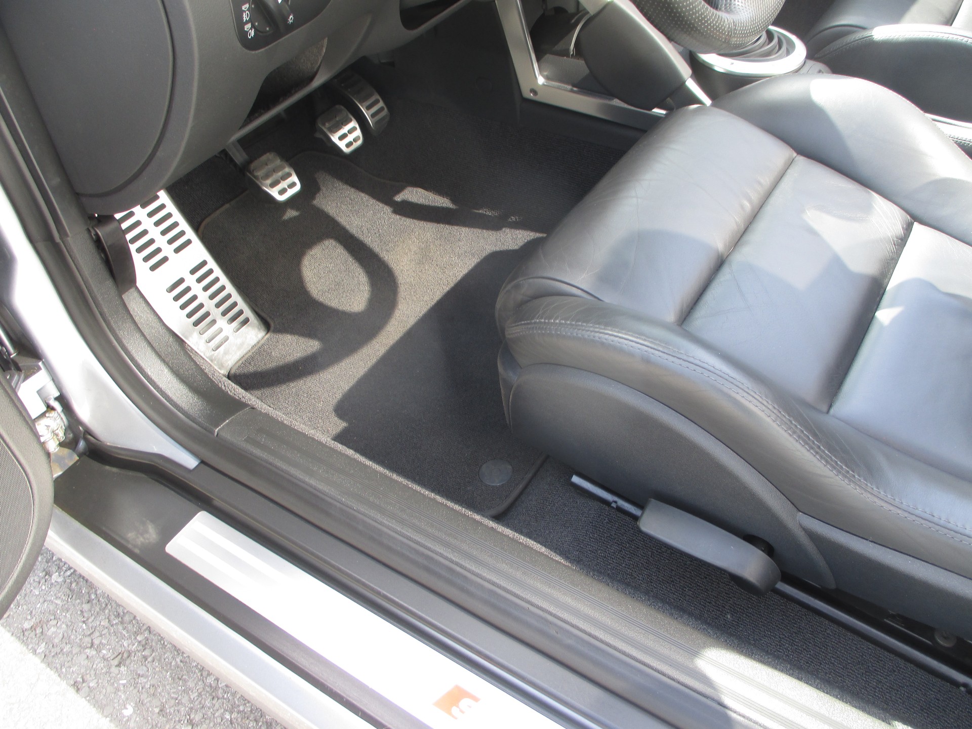 AUDI TT Roadster 1.8 T quattro-image-12