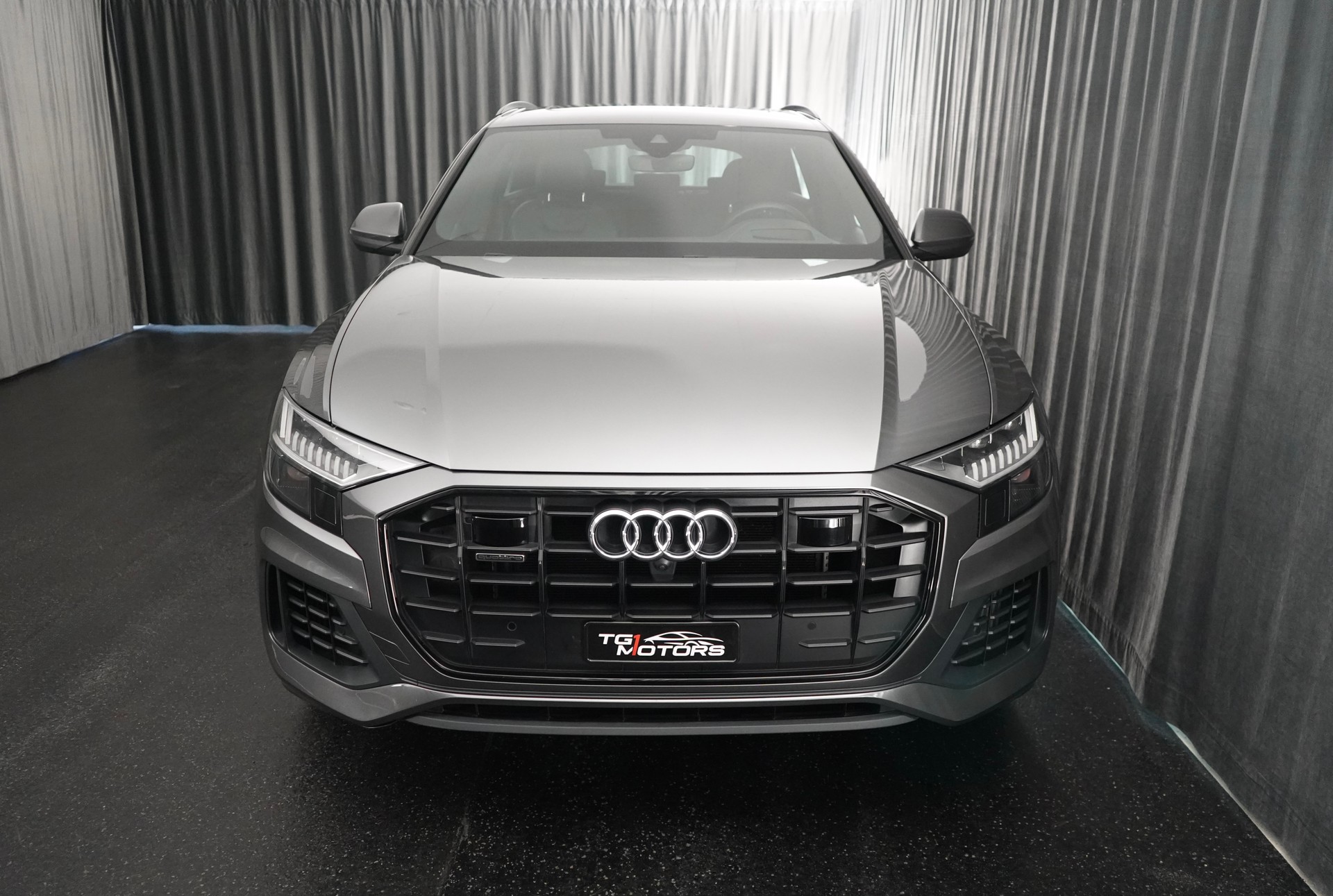 AUDI Q8 55 TFSI e quattro PHEV tiptronic-image-1