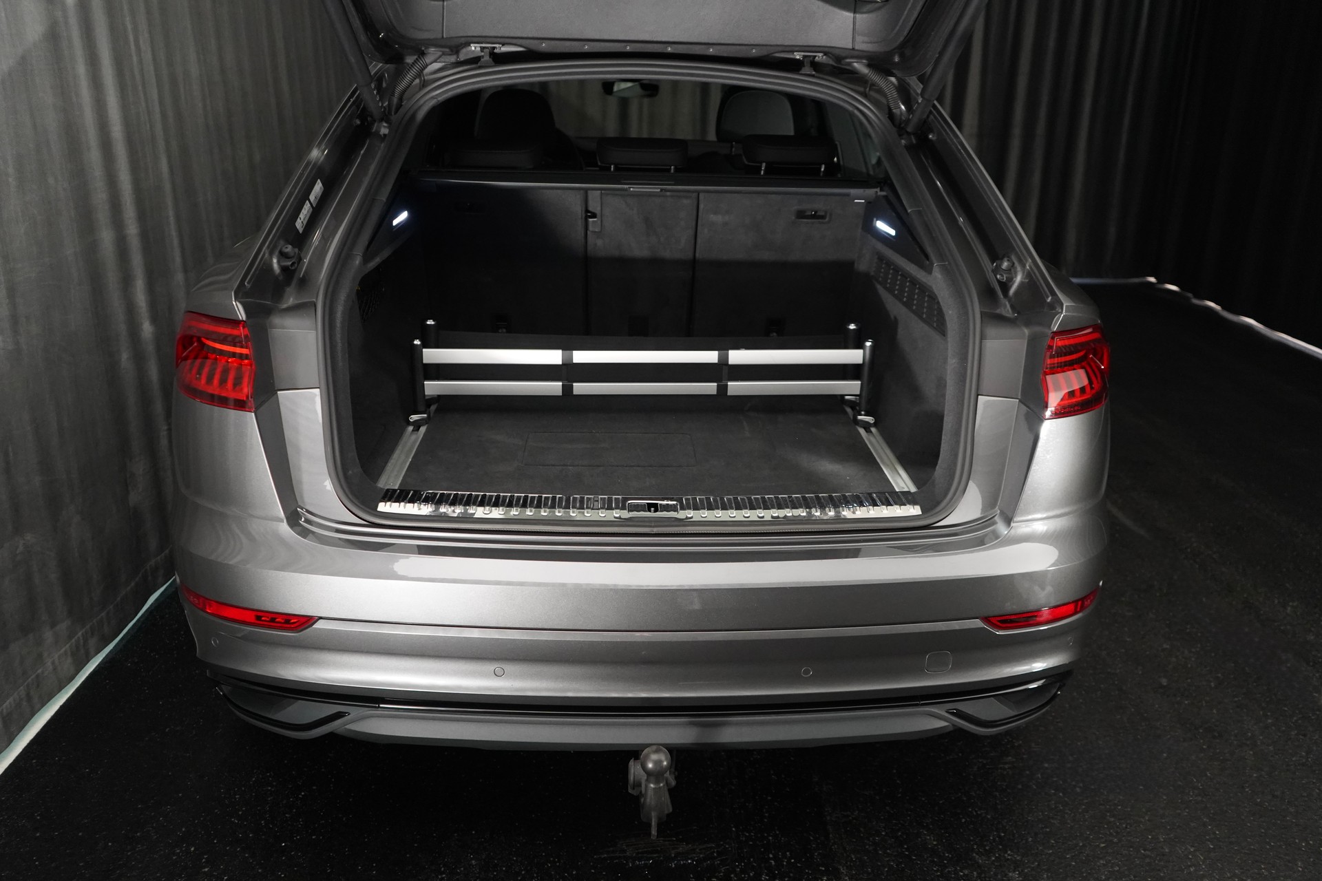 AUDI Q8 55 TFSI e quattro PHEV tiptronic-image-9
