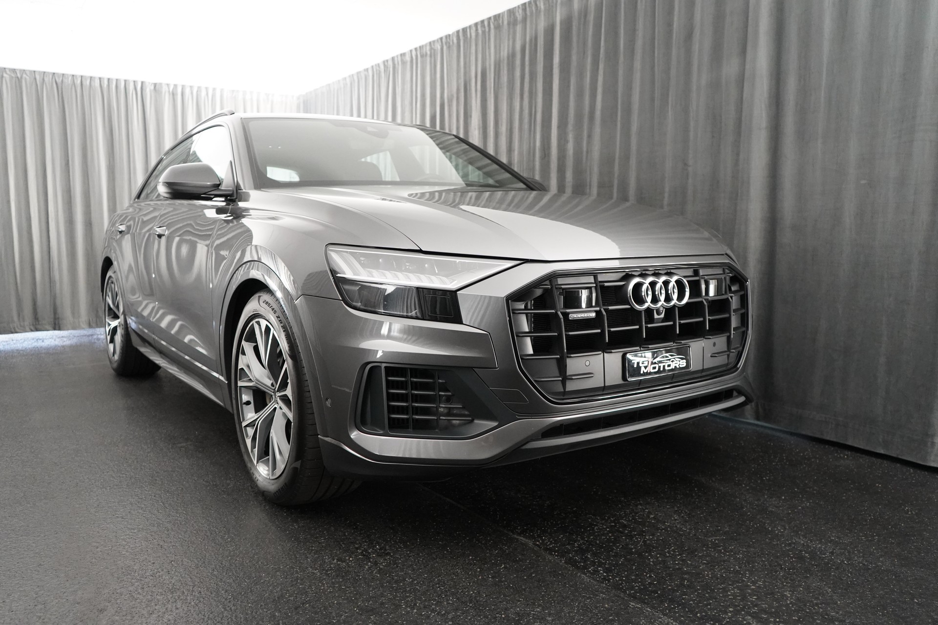 AUDI Q8 55 TFSI e quattro PHEV tiptronic