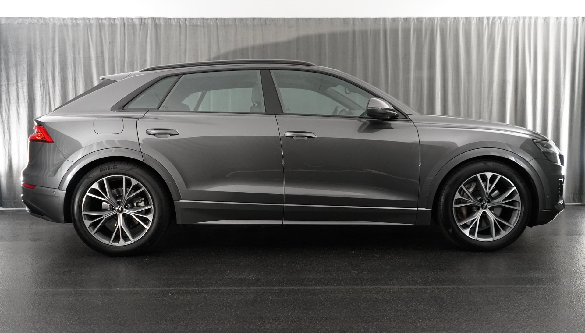 AUDI Q8 55 TFSI e quattro PHEV tiptronic-image-4