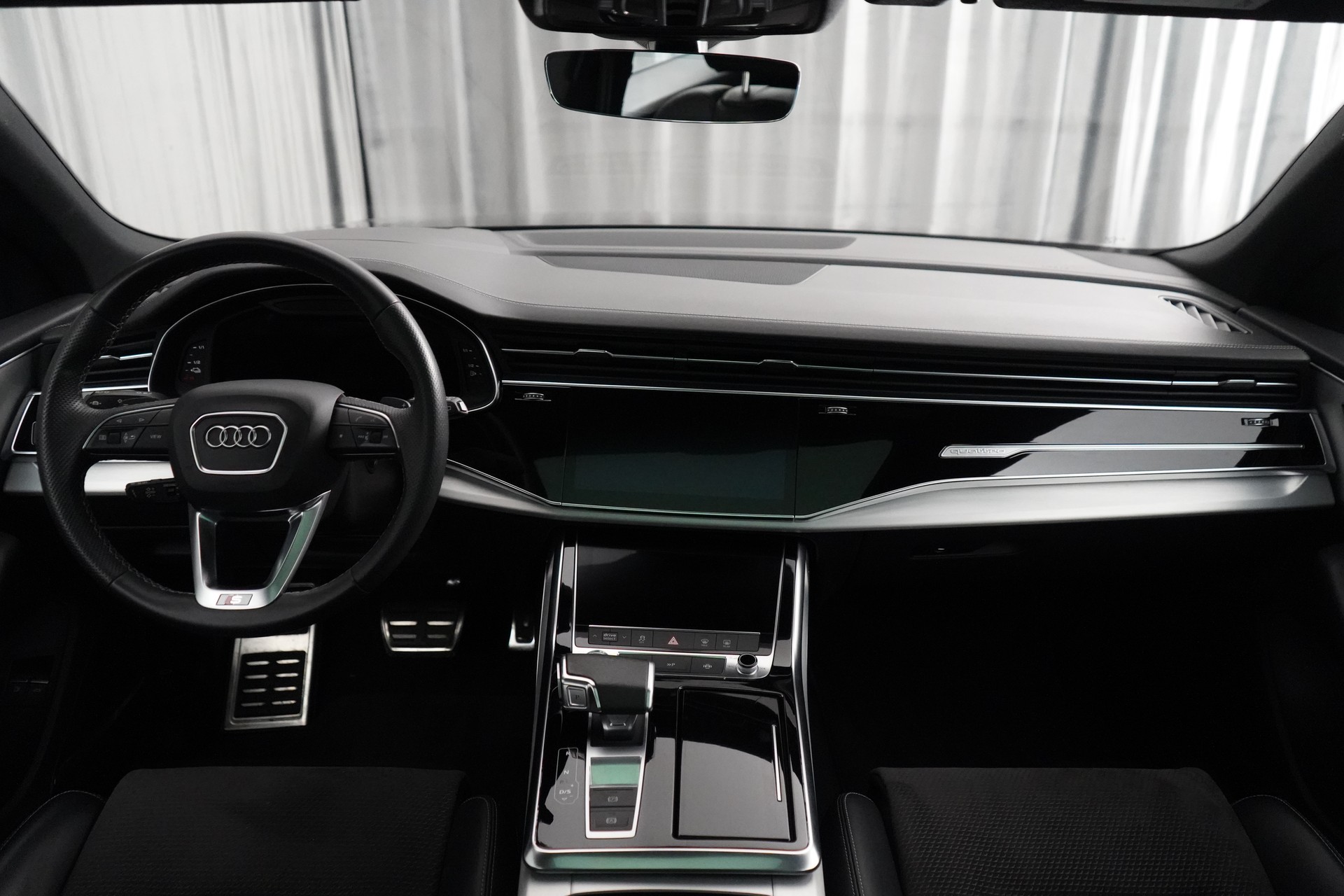 AUDI Q8 55 TFSI e quattro PHEV tiptronic-image-7
