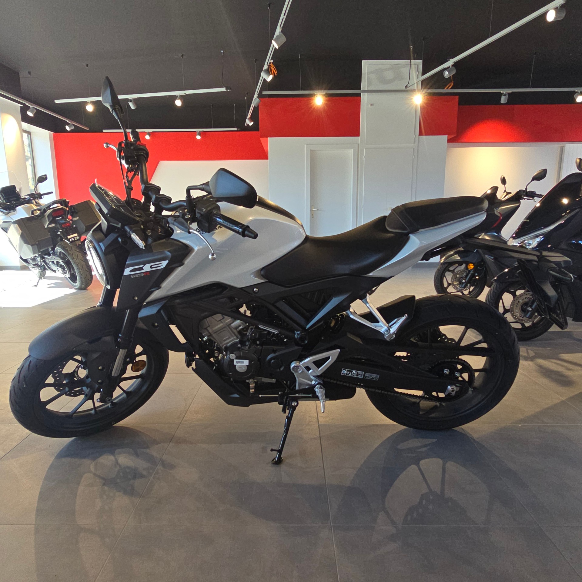 HONDA CB 125 R-image-2