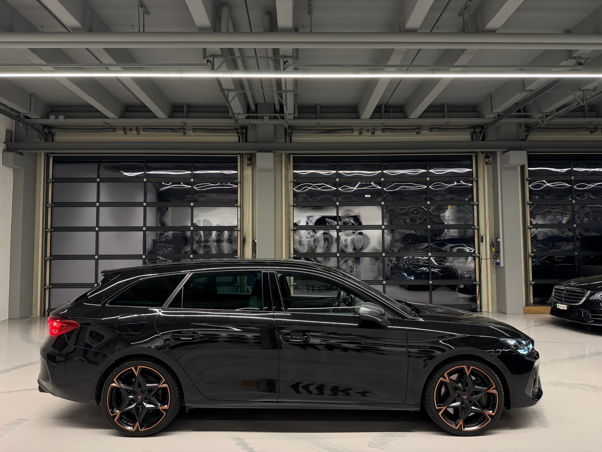 CUPRA Leon ST 2.0 TSI 333 VZ 4Drive DSG *Werksgarantie bis 12.2028*Matrix LED*Rückfahrkamera*Schalensitze*-image-12