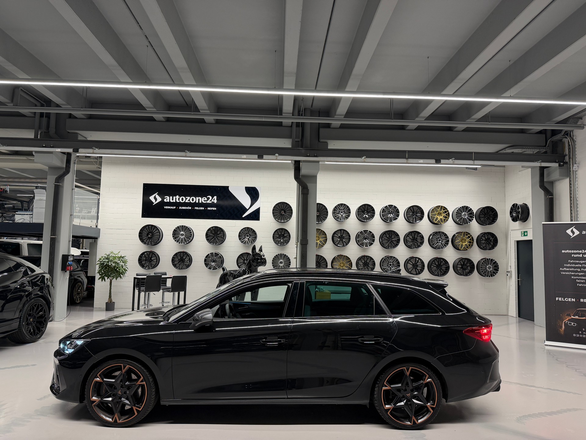 CUPRA Leon ST 2.0 TSI 333 VZ 4Drive DSG *Werksgarantie bis 12.2028*Matrix LED*Rückfahrkamera*Schalensitze*-showroom-element-2