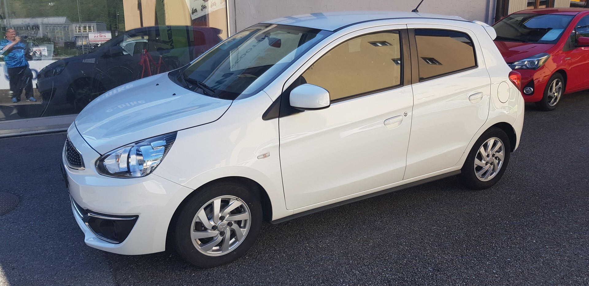 MITSUBISHI Space Star 1.2 Style Anniversary CVT-image-2