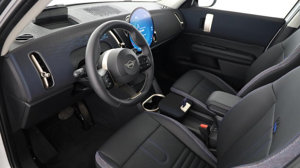 MINI Countryman E-image-16
