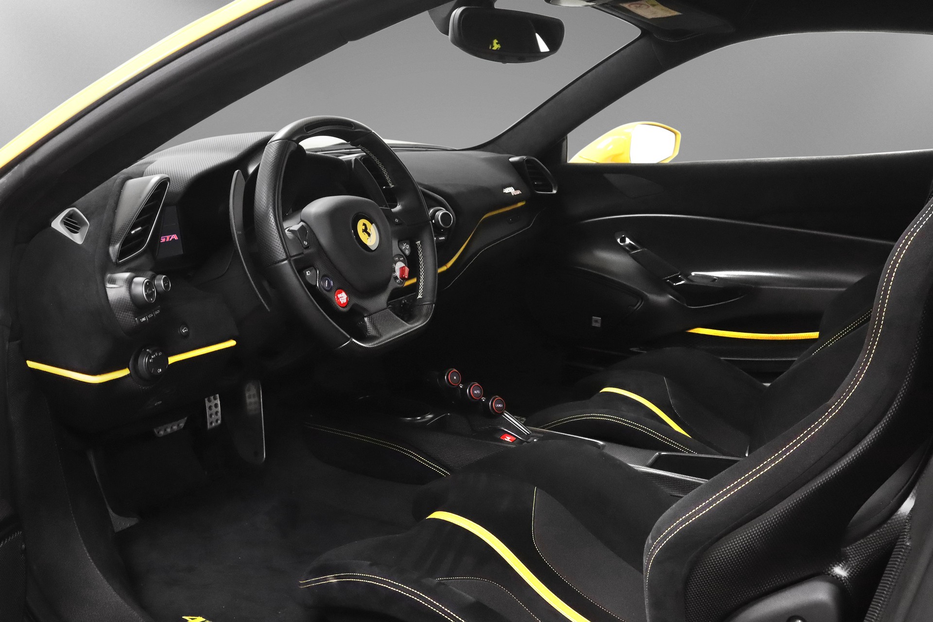 FERRARI 488 Pista 3.9 V8-image-9