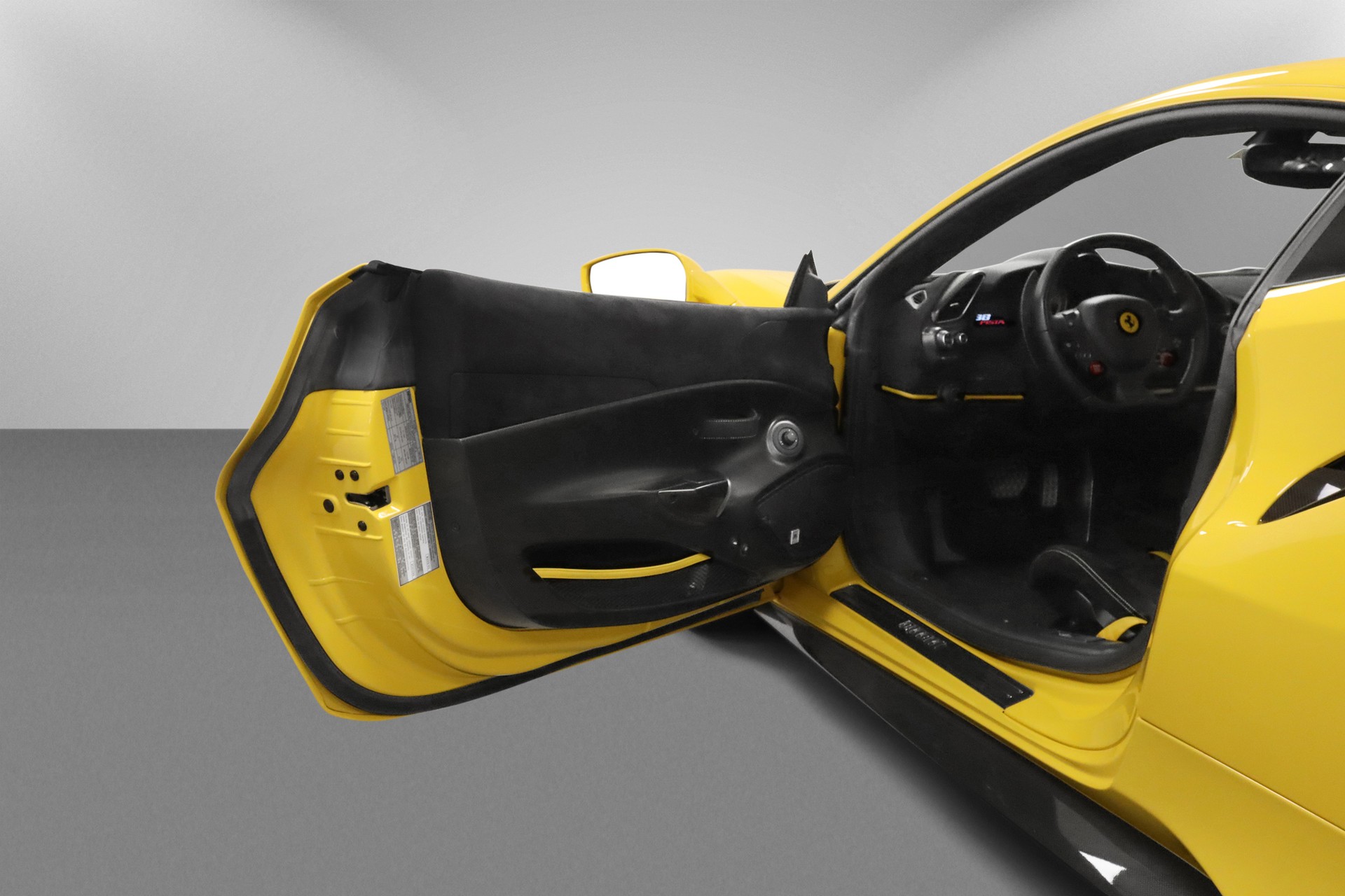 FERRARI 488 Pista 3.9 V8-image-8
