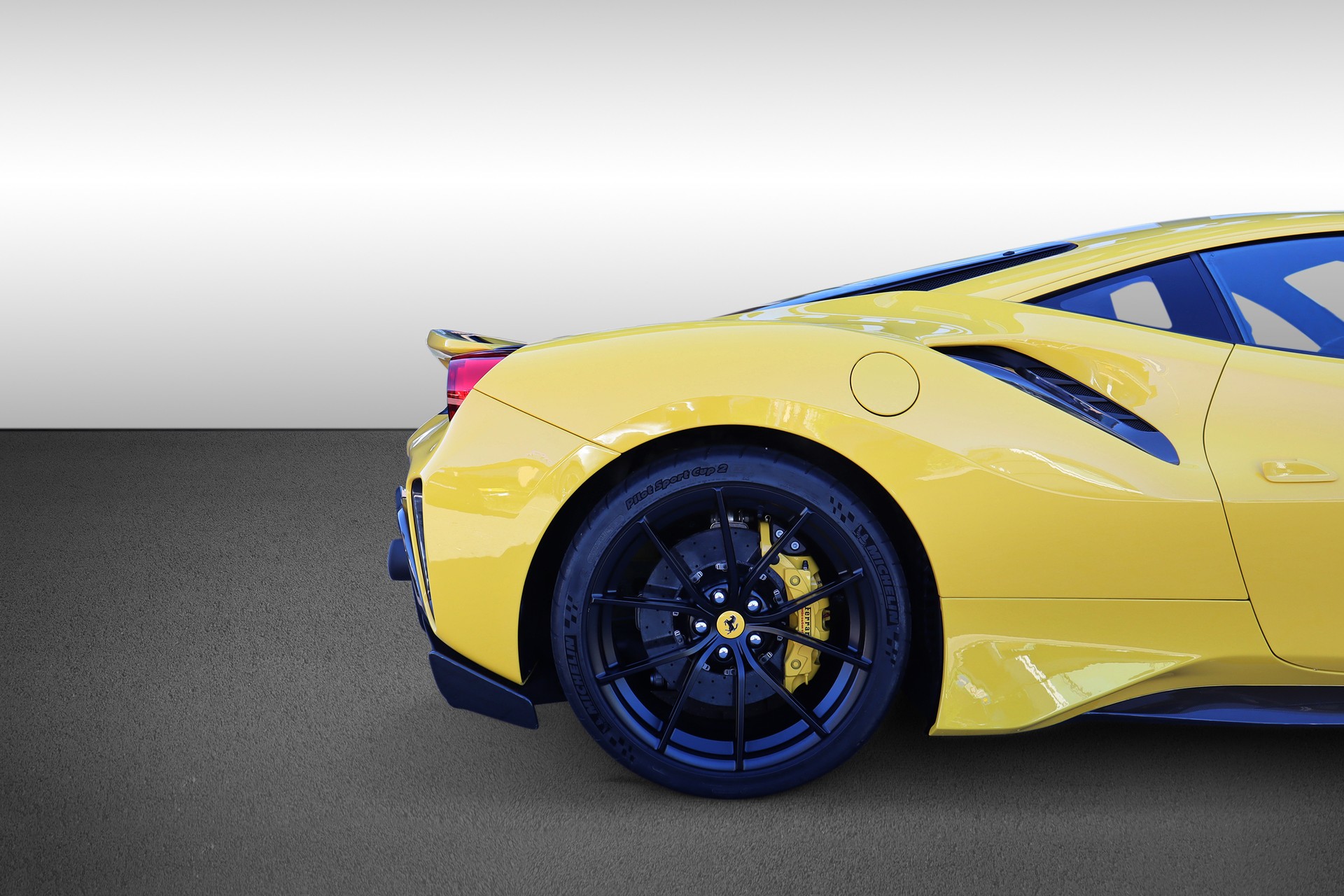 FERRARI 488 Pista 3.9 V8-image-7