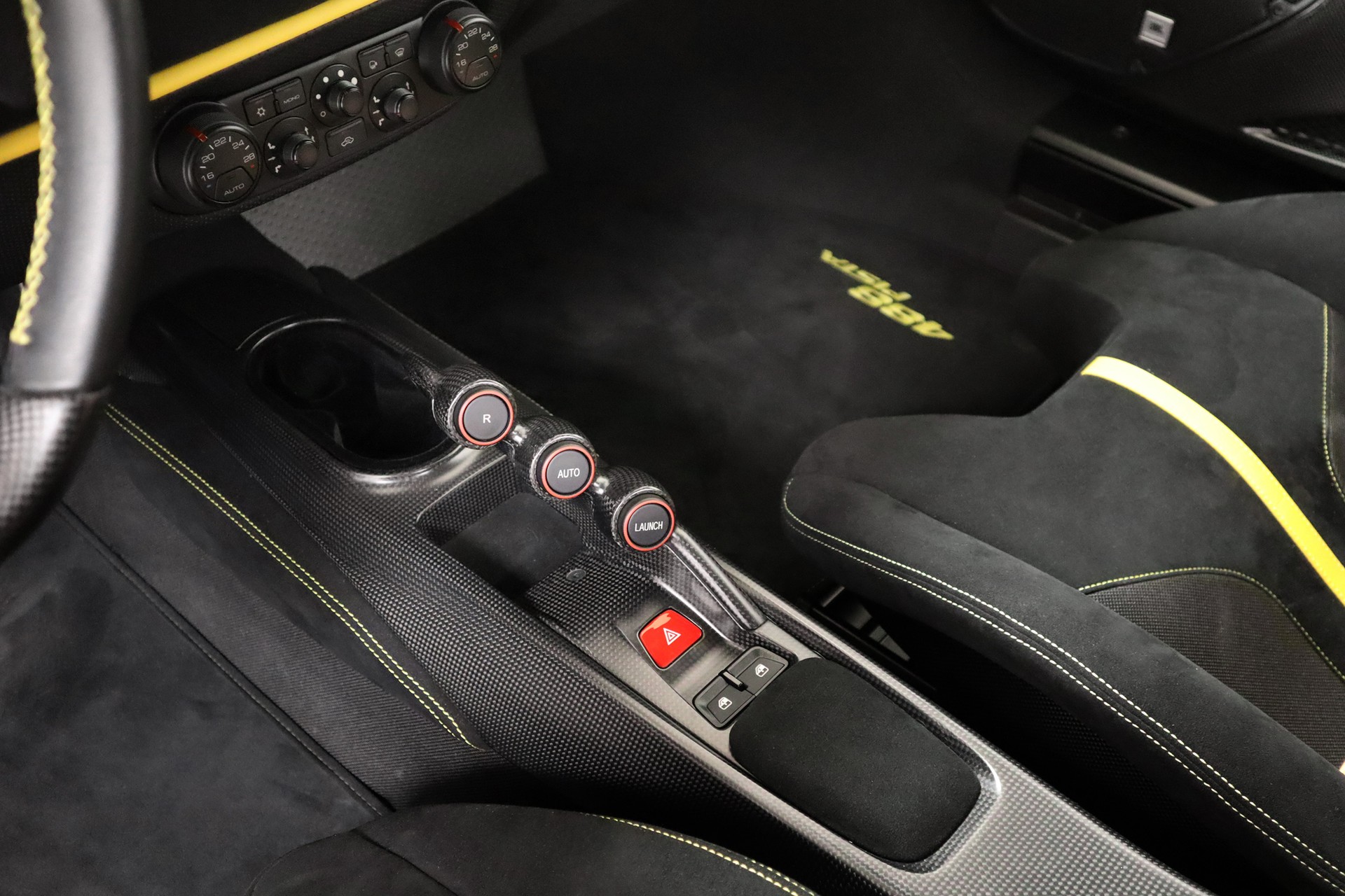 FERRARI 488 Pista 3.9 V8-image-11