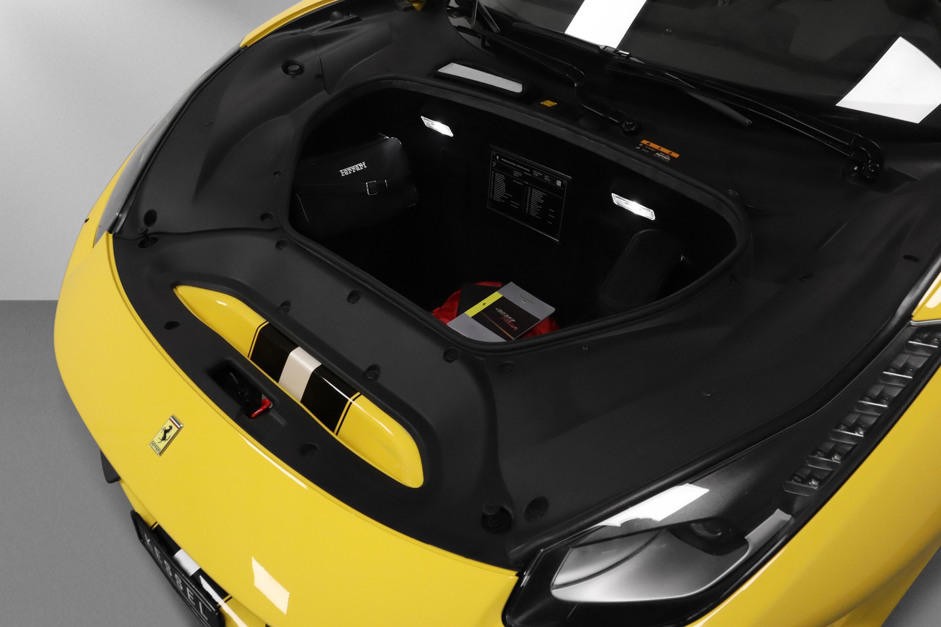 FERRARI 488 Pista 3.9 V8-image-12
