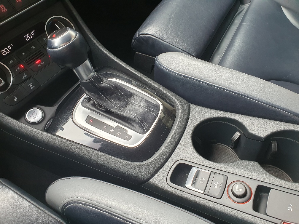 AUDI Q3 2.0 TDI Quattro S-Tronic-image-13