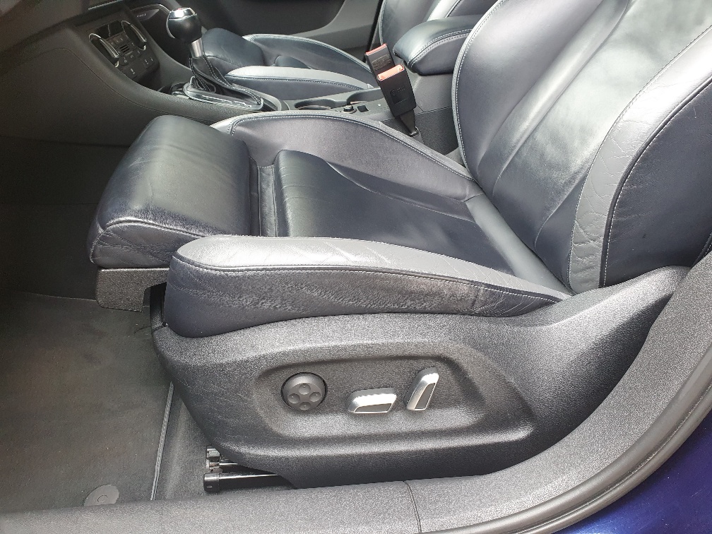 AUDI Q3 2.0 TDI Quattro S-Tronic-image-8
