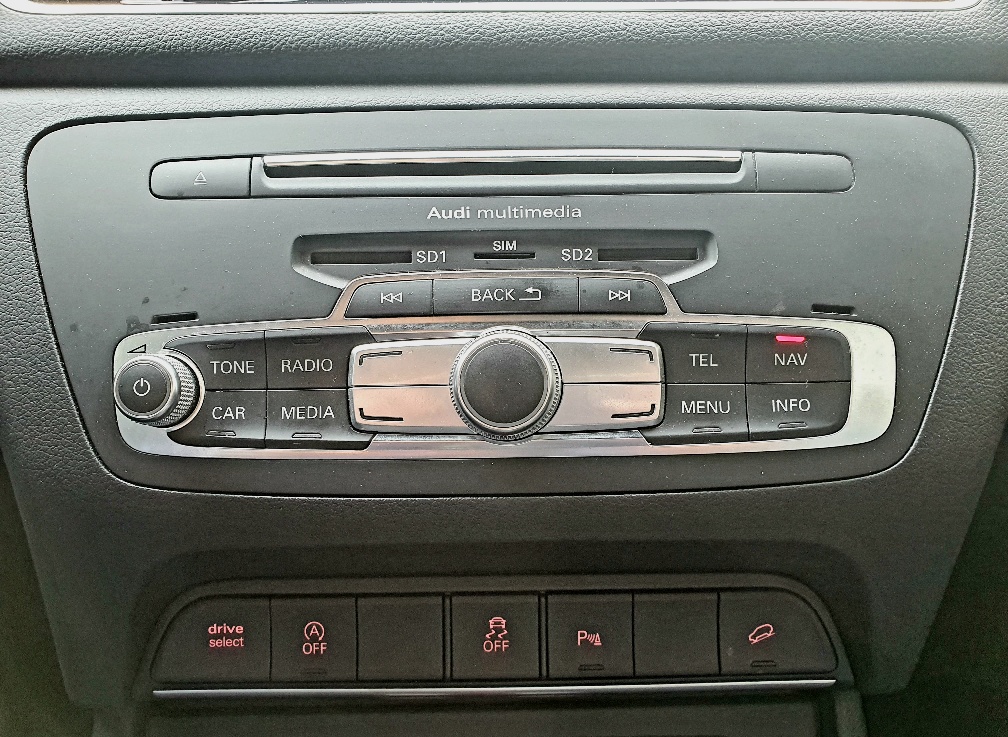 AUDI Q3 2.0 TDI Quattro S-Tronic-image-15