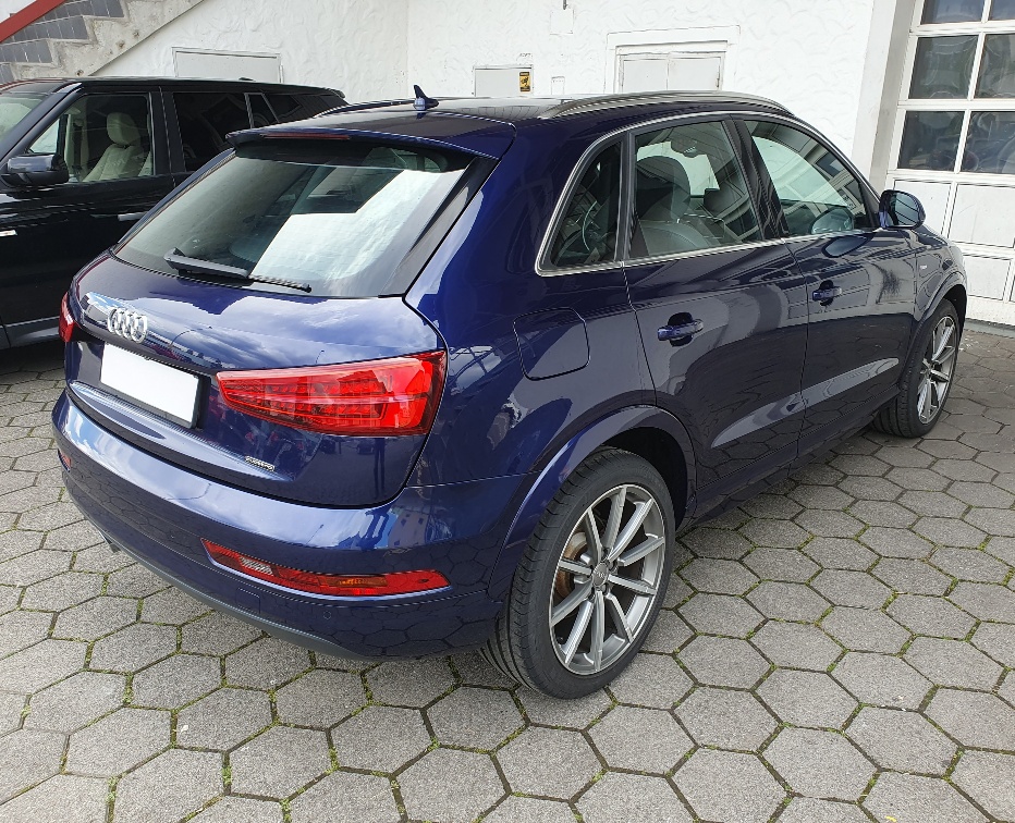 AUDI Q3 2.0 TDI Quattro S-Tronic-image-2