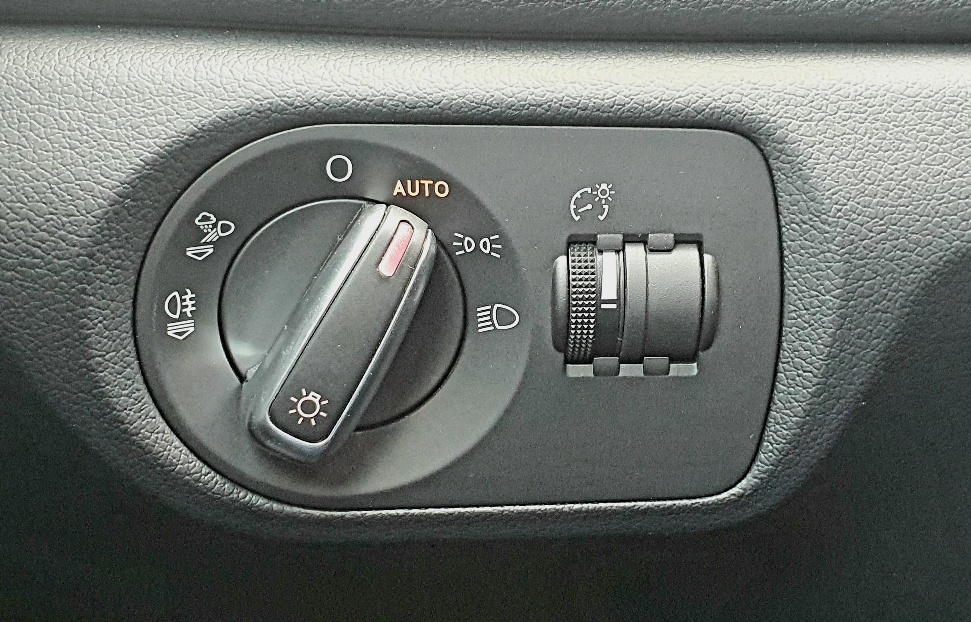 AUDI Q3 2.0 TDI Quattro S-Tronic-image-23