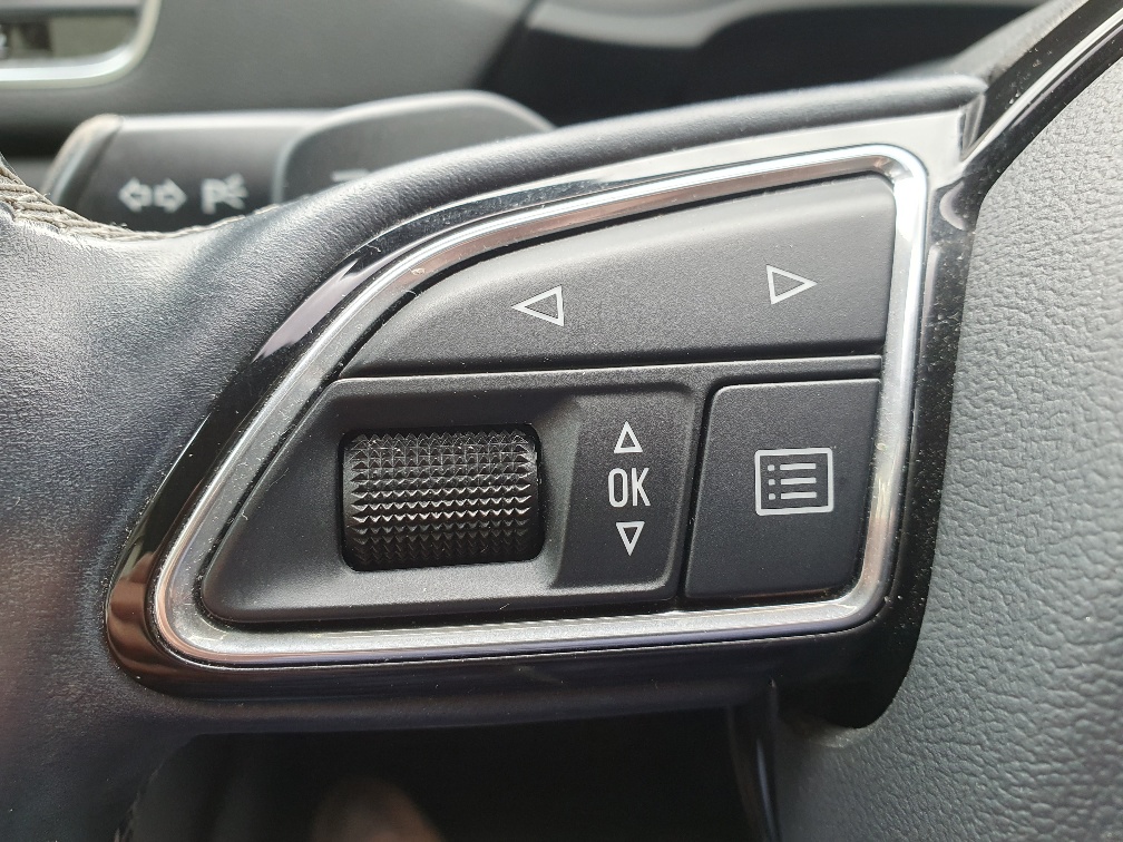 AUDI Q3 2.0 TDI Quattro S-Tronic-image-10