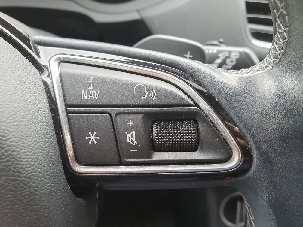 AUDI Q3 2.0 TDI Quattro S-Tronic-image-11