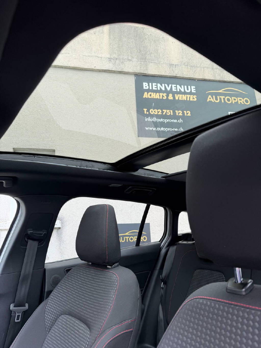 FORD Focus Station Wagon 1.0i EcoB Hybrid 125 ST-Line X-image-10