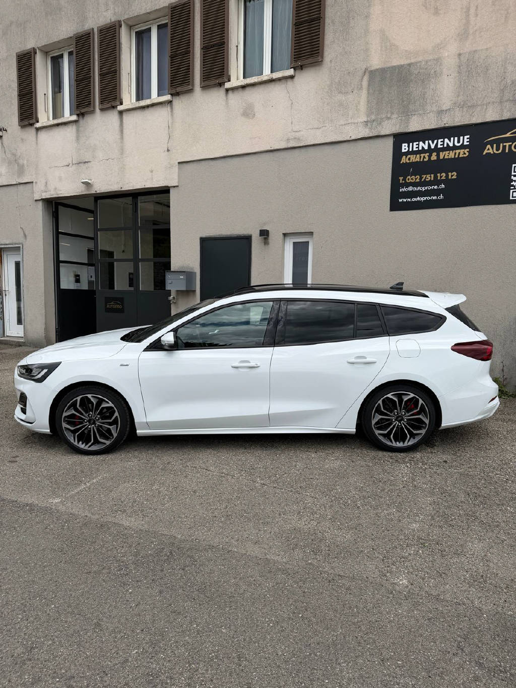 FORD Focus Station Wagon 1.0i EcoB Hybrid 125 ST-Line X-image-5