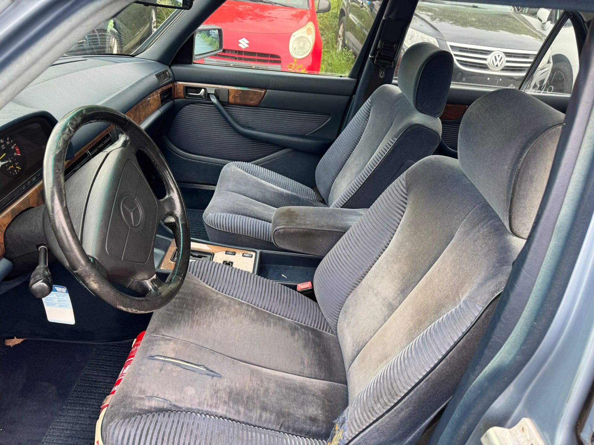 MERCEDES-BENZ 300 SE-image-11