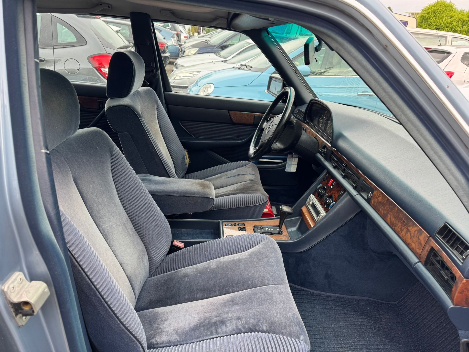 MERCEDES-BENZ 300 SE-image-9