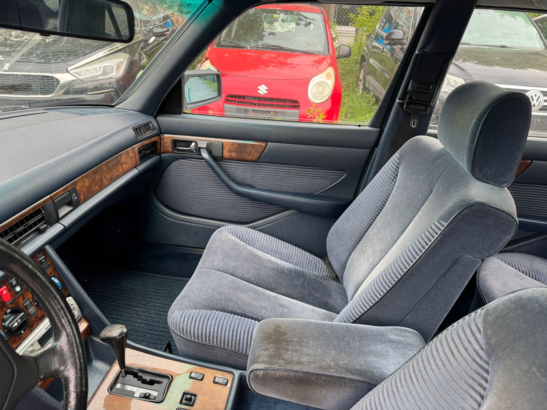 MERCEDES-BENZ 300 SE-image-12