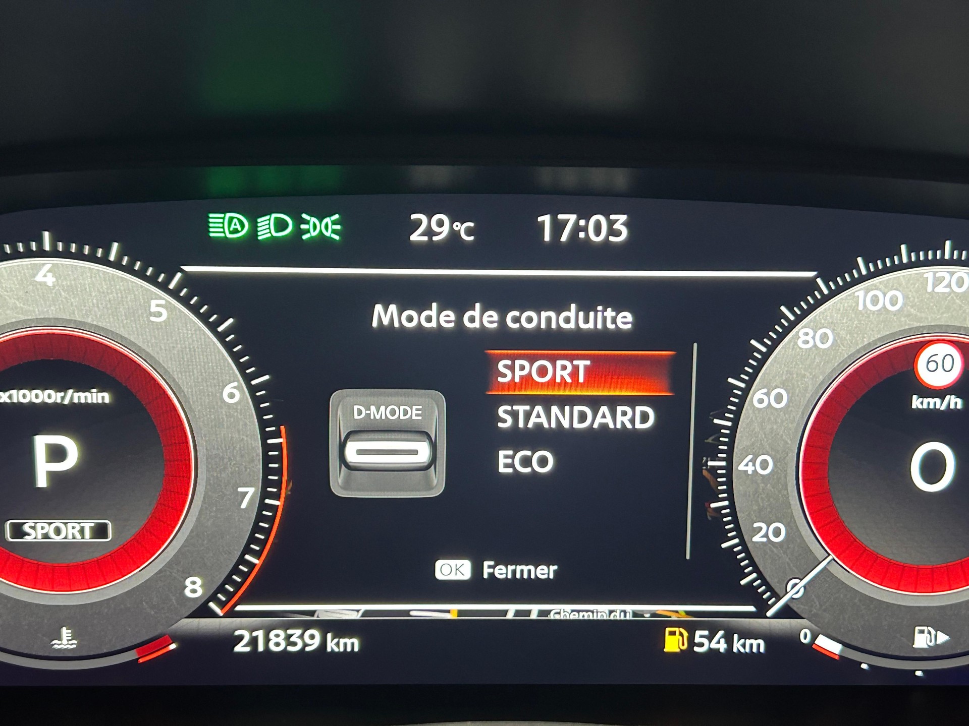 NISSAN Juke 1.0 DIG-T N-Connecta-image-11