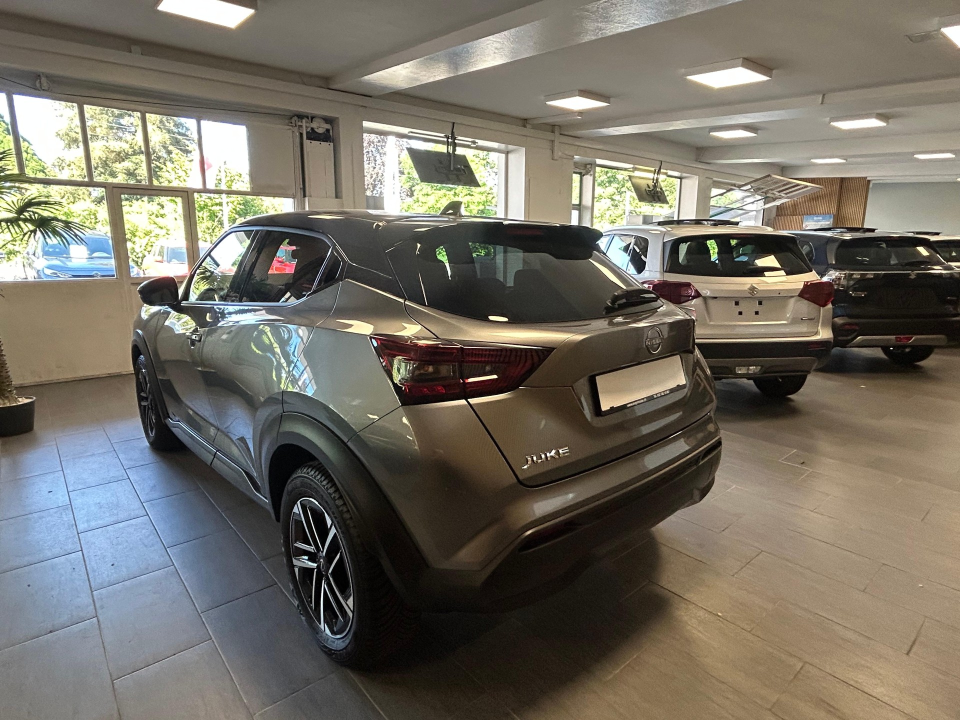 NISSAN Juke 1.0 DIG-T N-Connecta-image-4