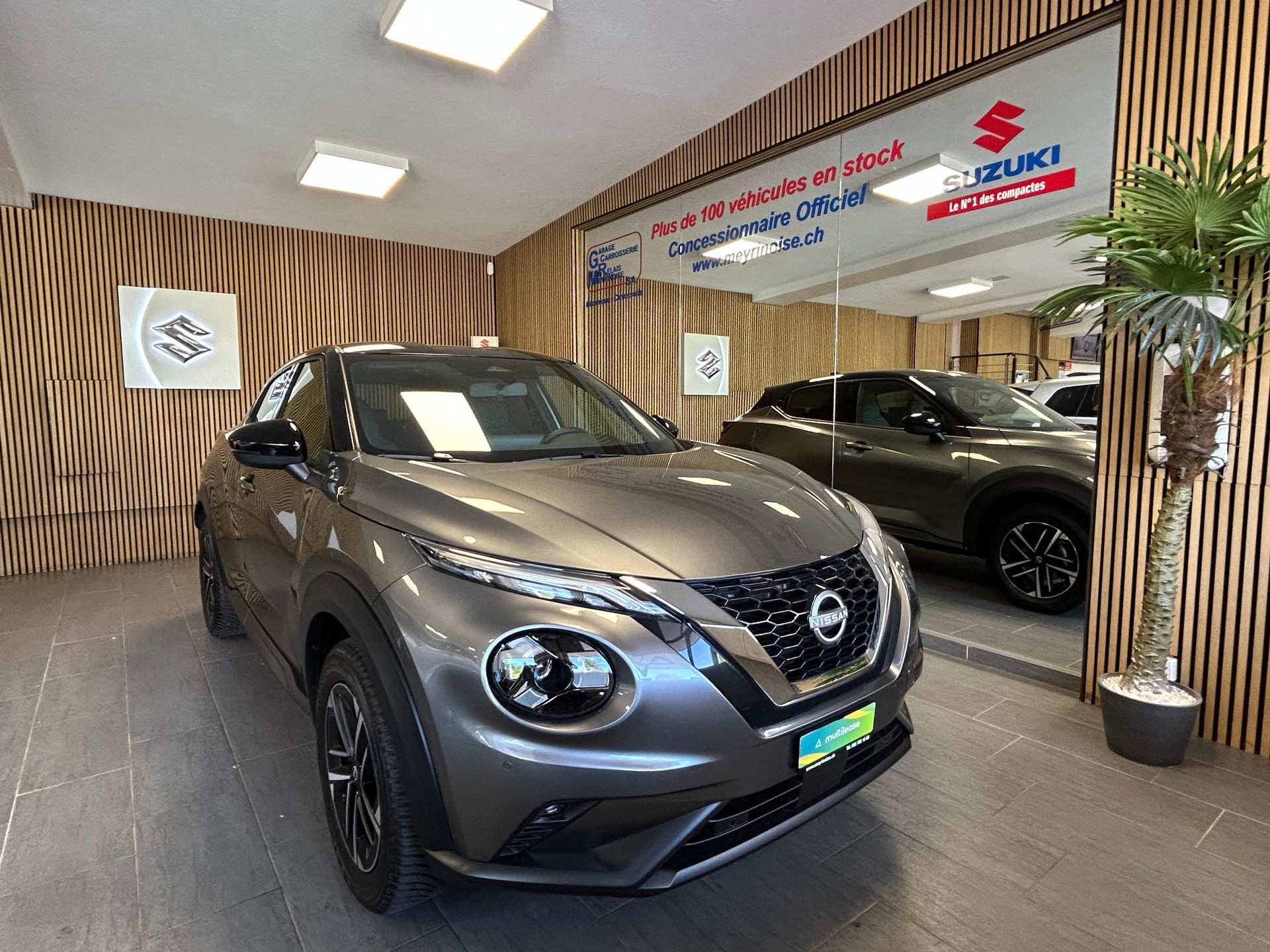 NISSAN Juke 1.0 DIG-T N-Connecta-showroom-element-1