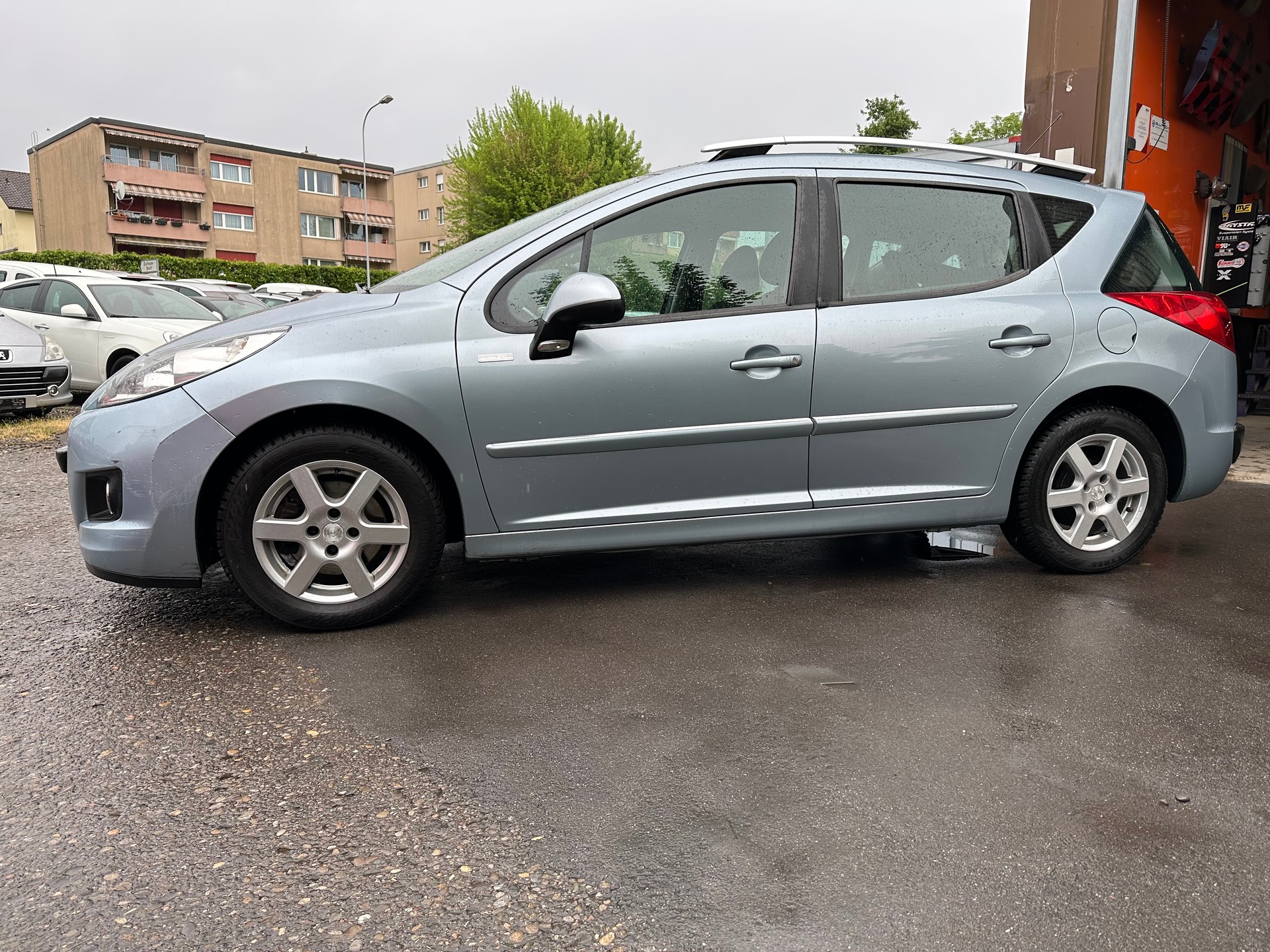 PEUGEOT 207 SW 1.4 16V Millesim 200-image-6