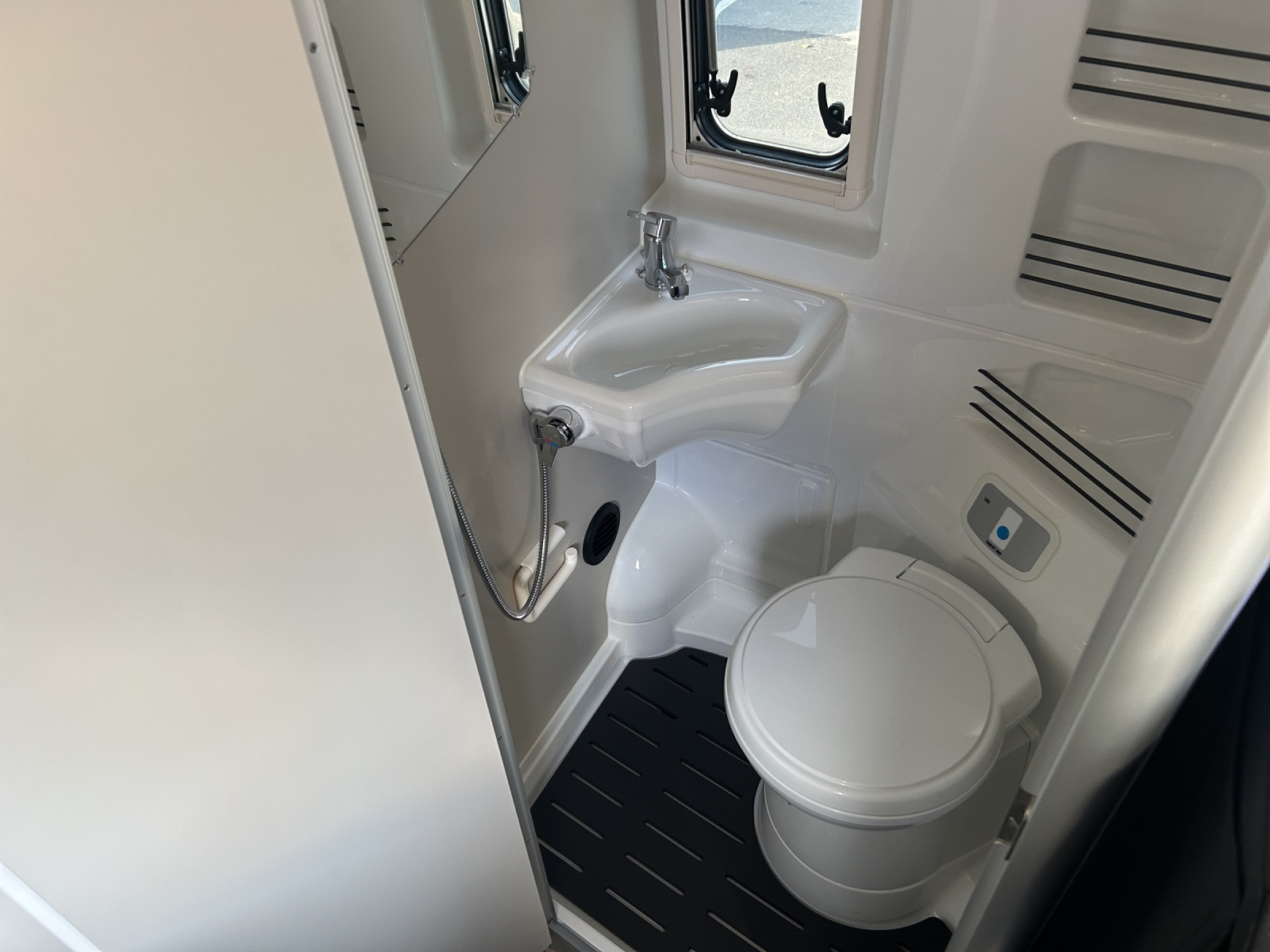 WESTFALIA Columbus 600E 2.2D 8G-image-21
