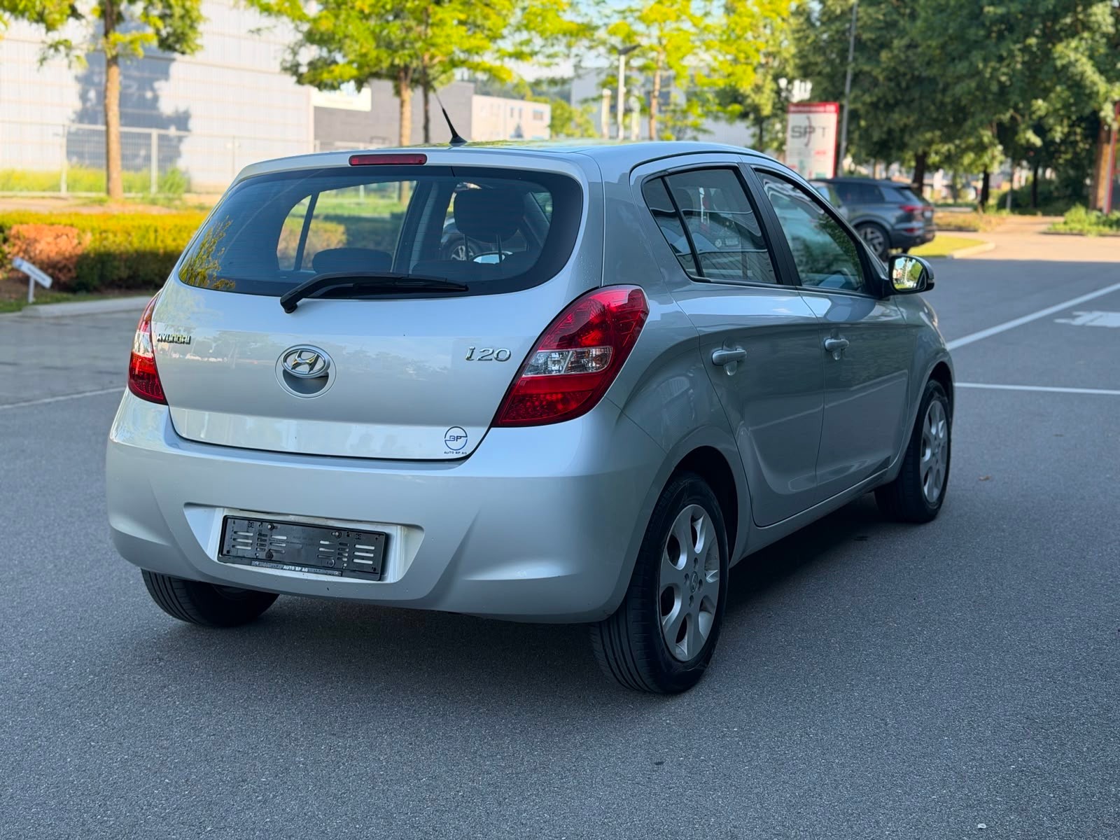 HYUNDAI i20 1.4 Style-image-2