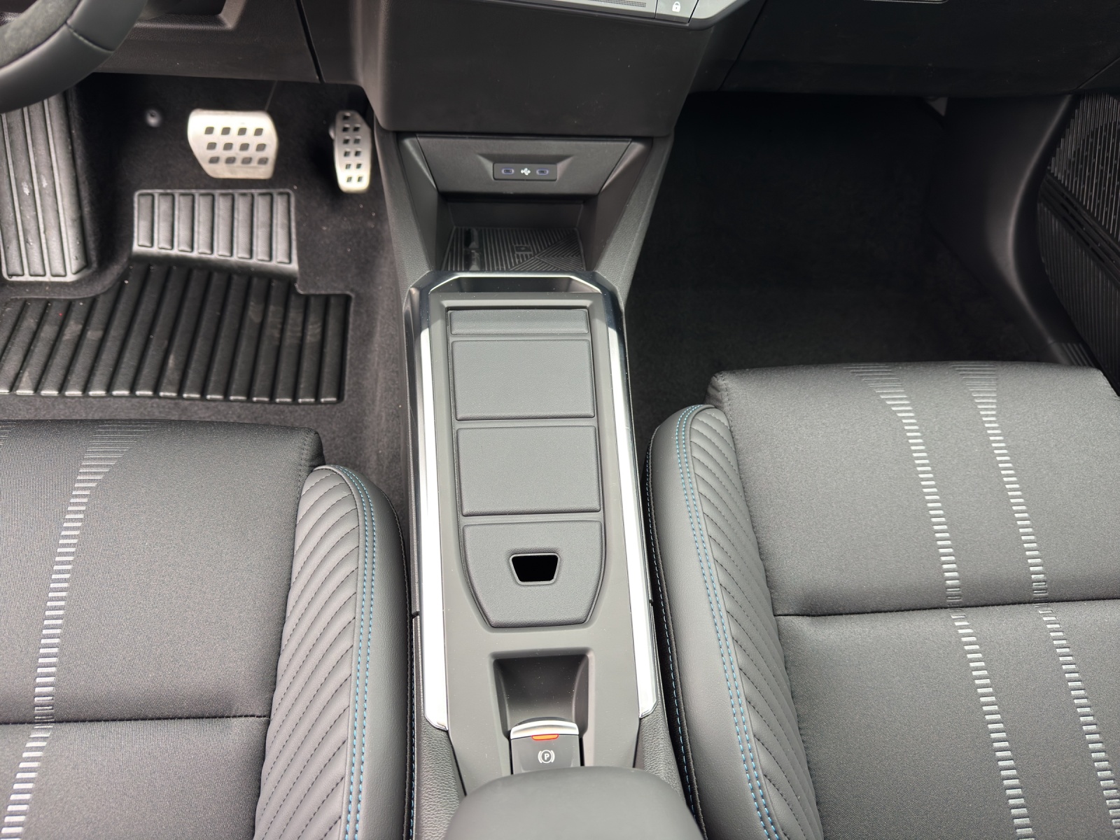 RENAULT Clio 1.8 E-Tech Esprit Alpine-image-19