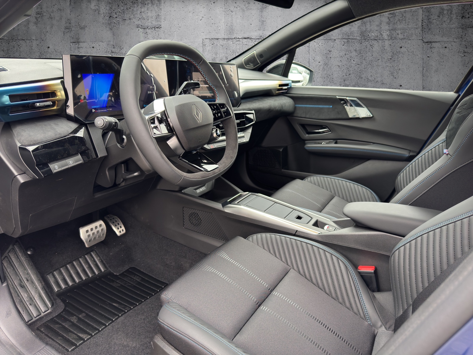 RENAULT Clio 1.8 E-Tech Esprit Alpine-showroom-element-1