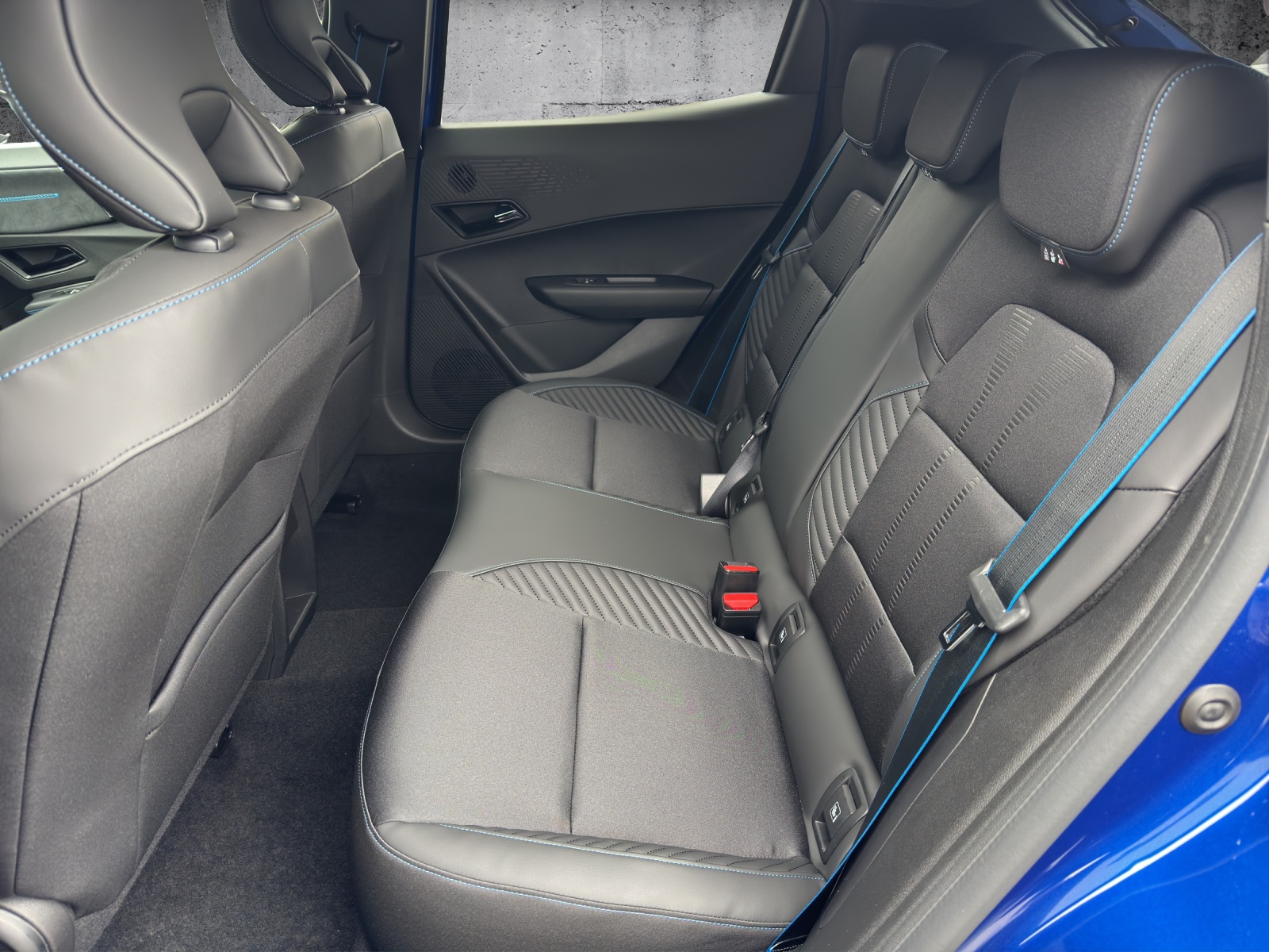 RENAULT Clio 1.8 E-Tech Esprit Alpine-image-23