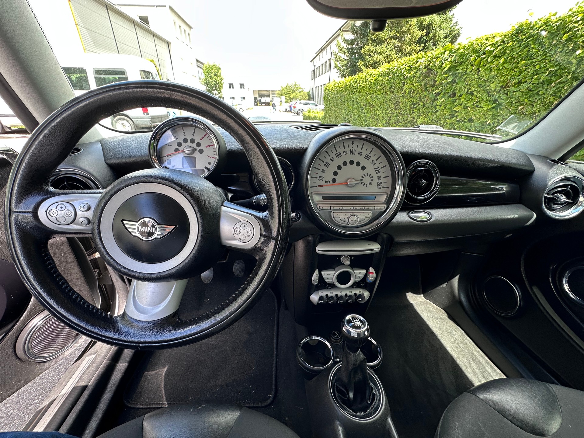 MINI CLUBMAN-image-12