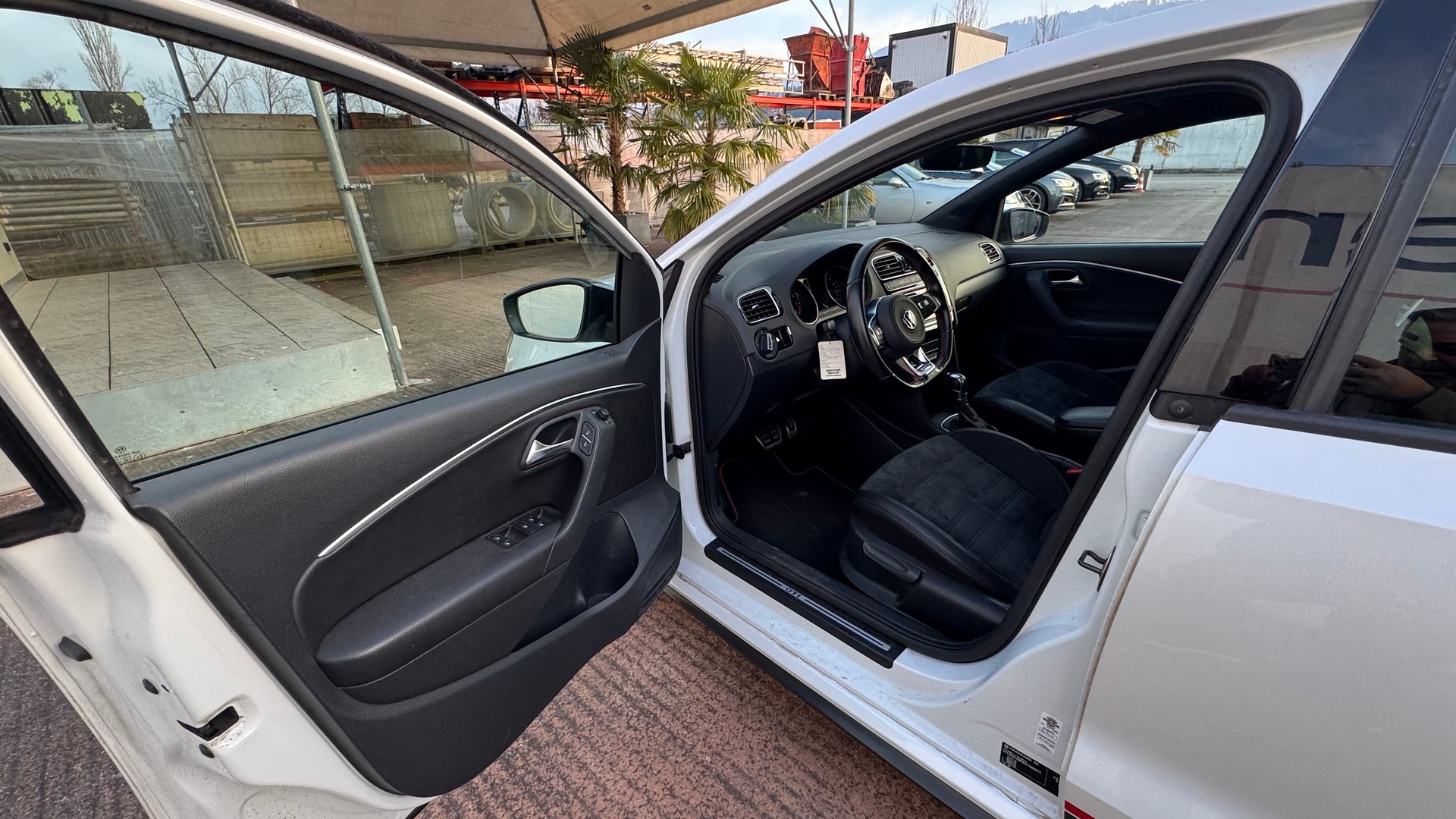 VW Polo 1.8 TSI GTI 230 Edition-image-18
