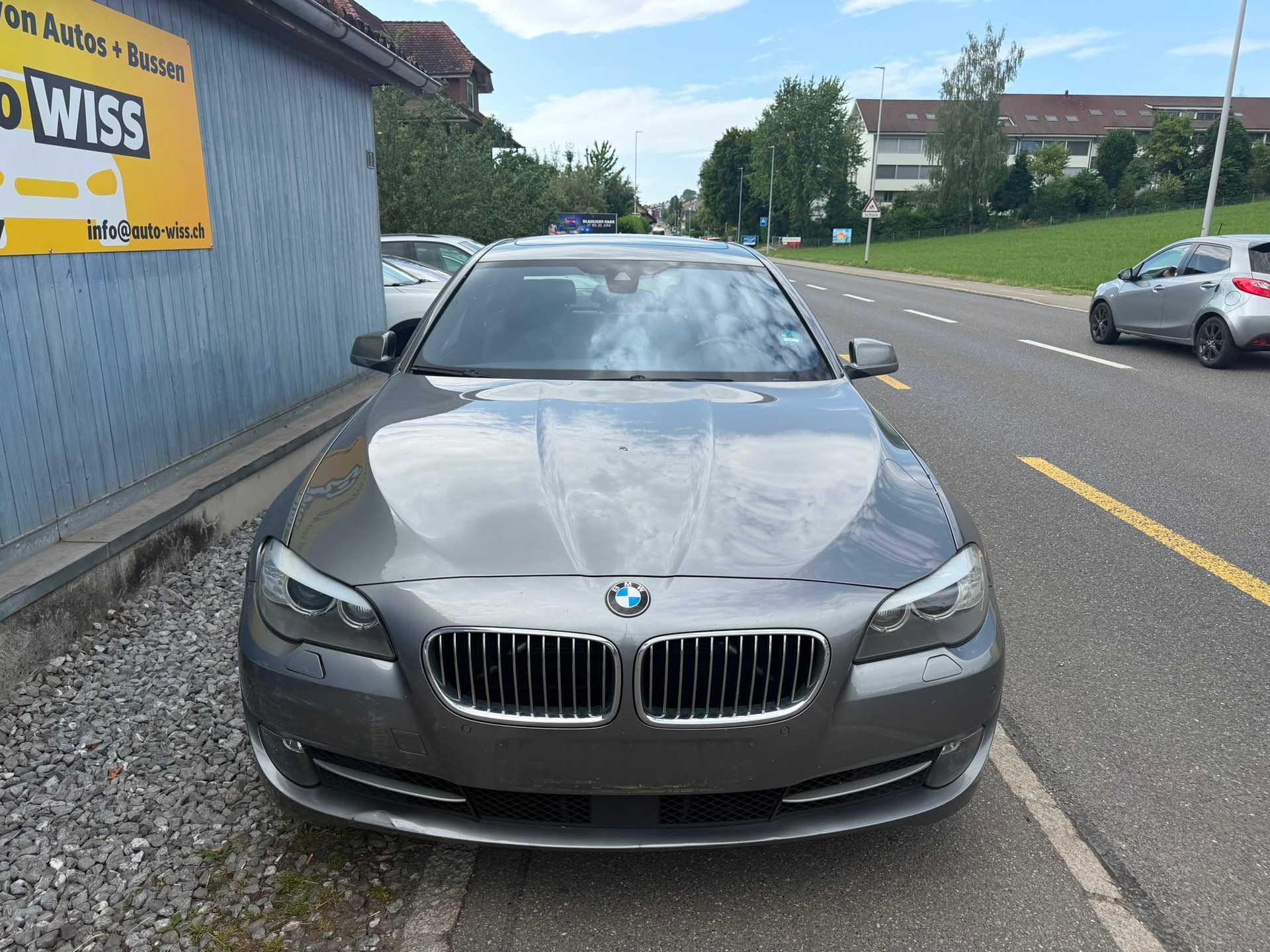BMW 535d Steptronic-showroom-element-3