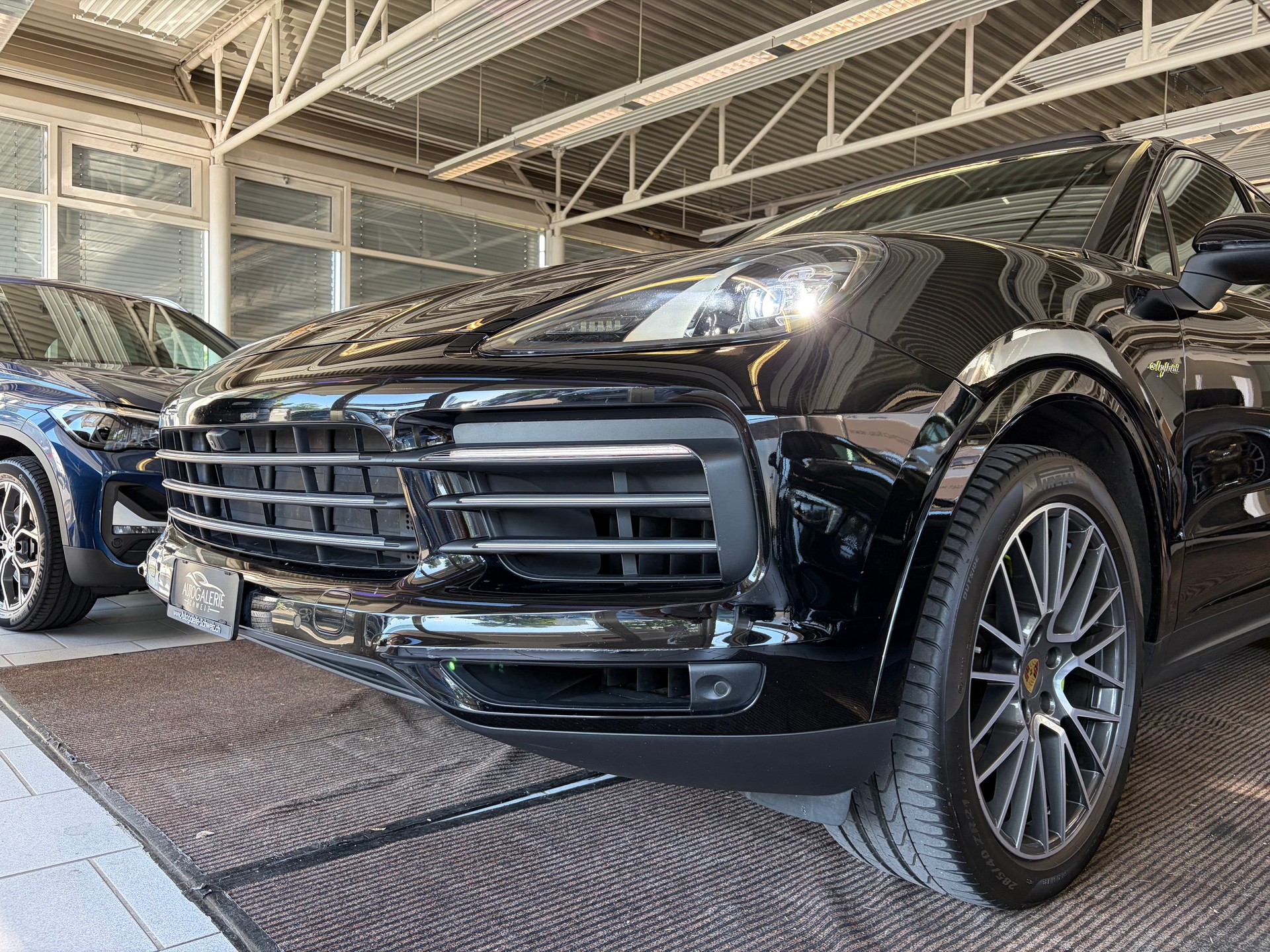 PORSCHE Cayenne E-Hybrid | CH | Swiss | Porsche Approved Garantie 04/2027 | Panorama | 21" RS | Komfortsitze Memory |-image-38