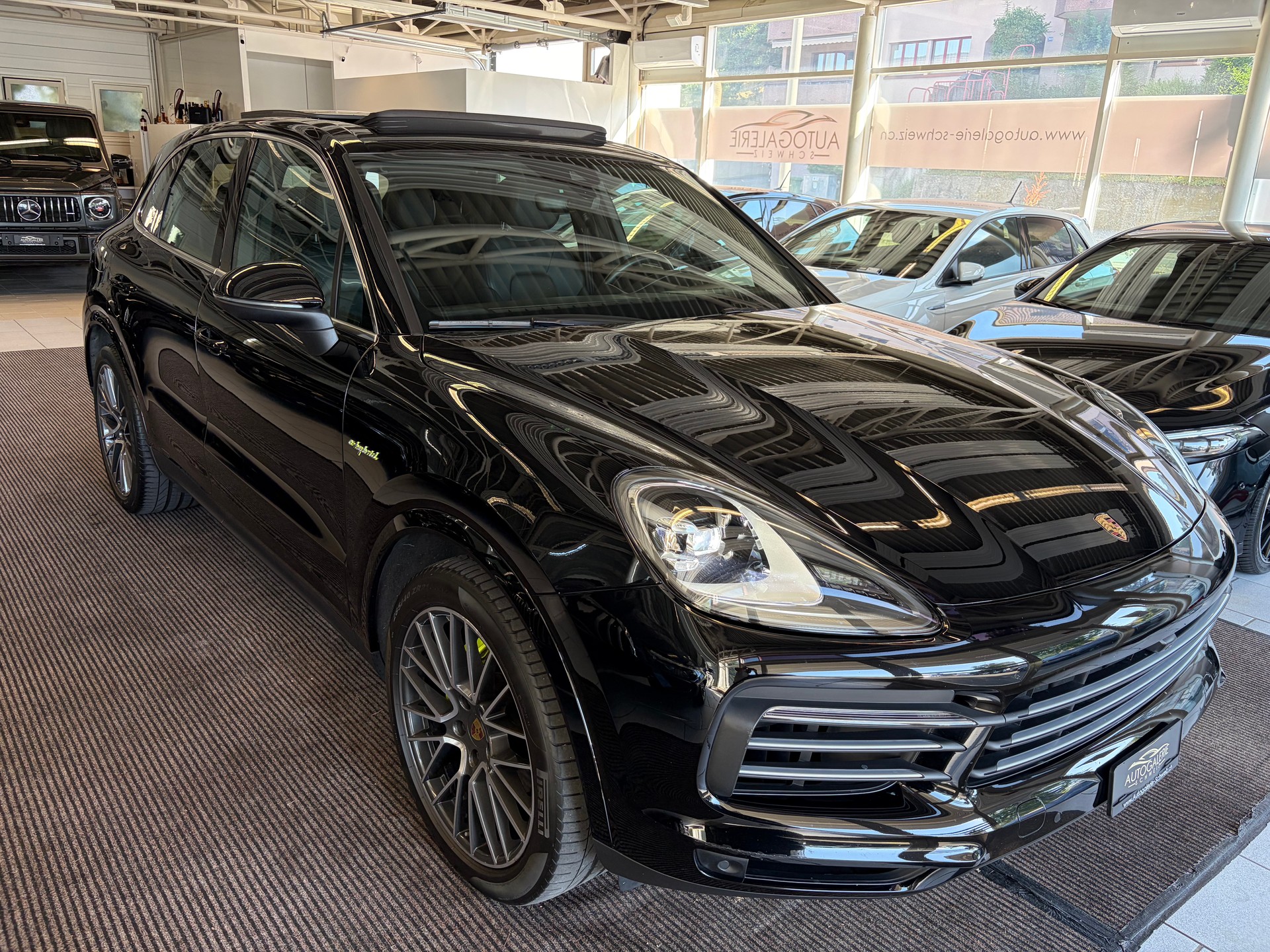 PORSCHE Cayenne E-Hybrid | CH | Swiss | Porsche Approved Garantie 04/2027 | Panorama | 21" RS | Komfortsitze Memory |-image-35