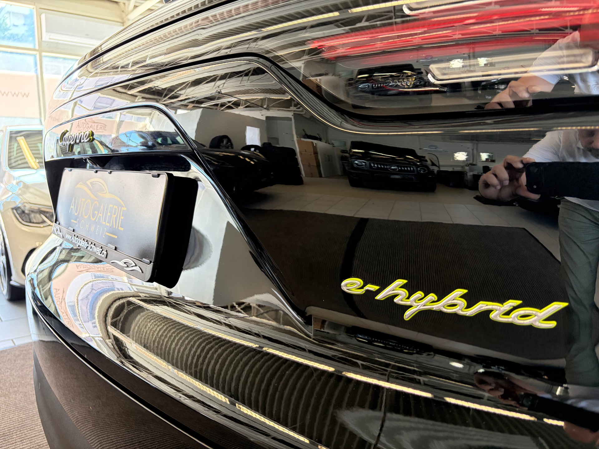 PORSCHE Cayenne E-Hybrid | CH | Swiss | Porsche Approved Garantie 04/2027 | Panorama | 21" RS | Komfortsitze Memory |-image-28