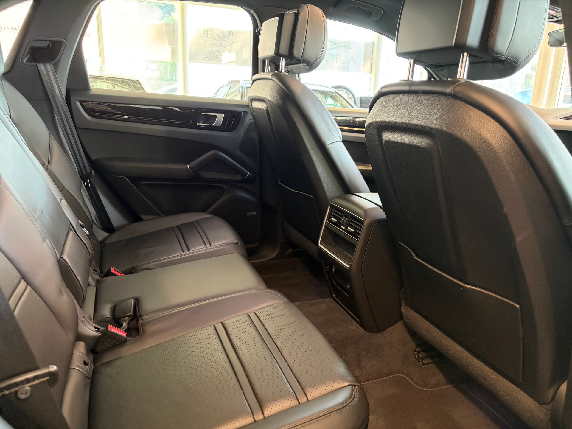 PORSCHE Cayenne E-Hybrid | CH | Swiss | Porsche Approved Garantie 04/2027 | Panorama | 21" RS | Komfortsitze Memory |-image-30