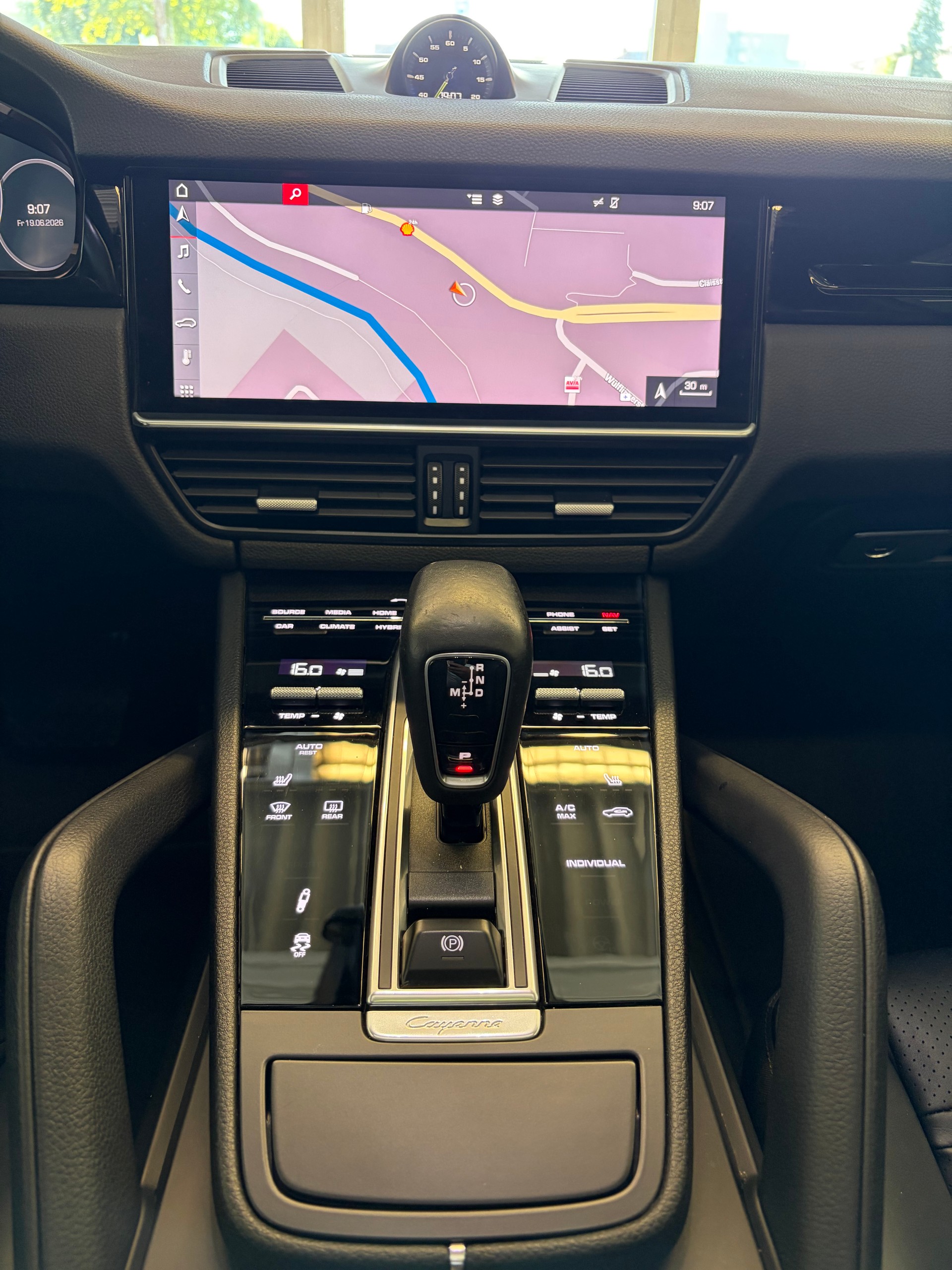 PORSCHE Cayenne E-Hybrid | CH | Swiss | Porsche Approved Garantie 04/2027 | Panorama | 21" RS | Komfortsitze Memory |-image-14