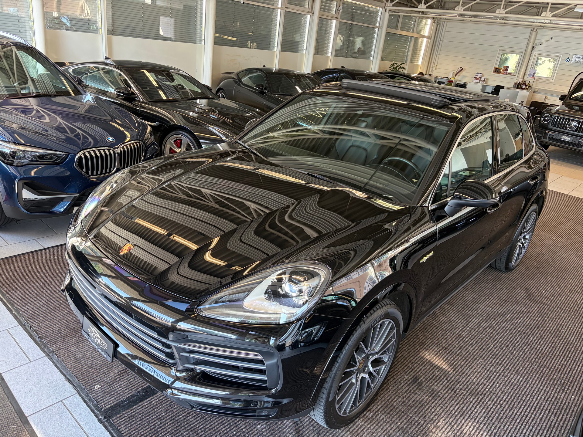 PORSCHE Cayenne E-Hybrid | CH | Swiss | Porsche Approved Garantie 04/2027 | Panorama | 21" RS | Komfortsitze Memory |-image-39
