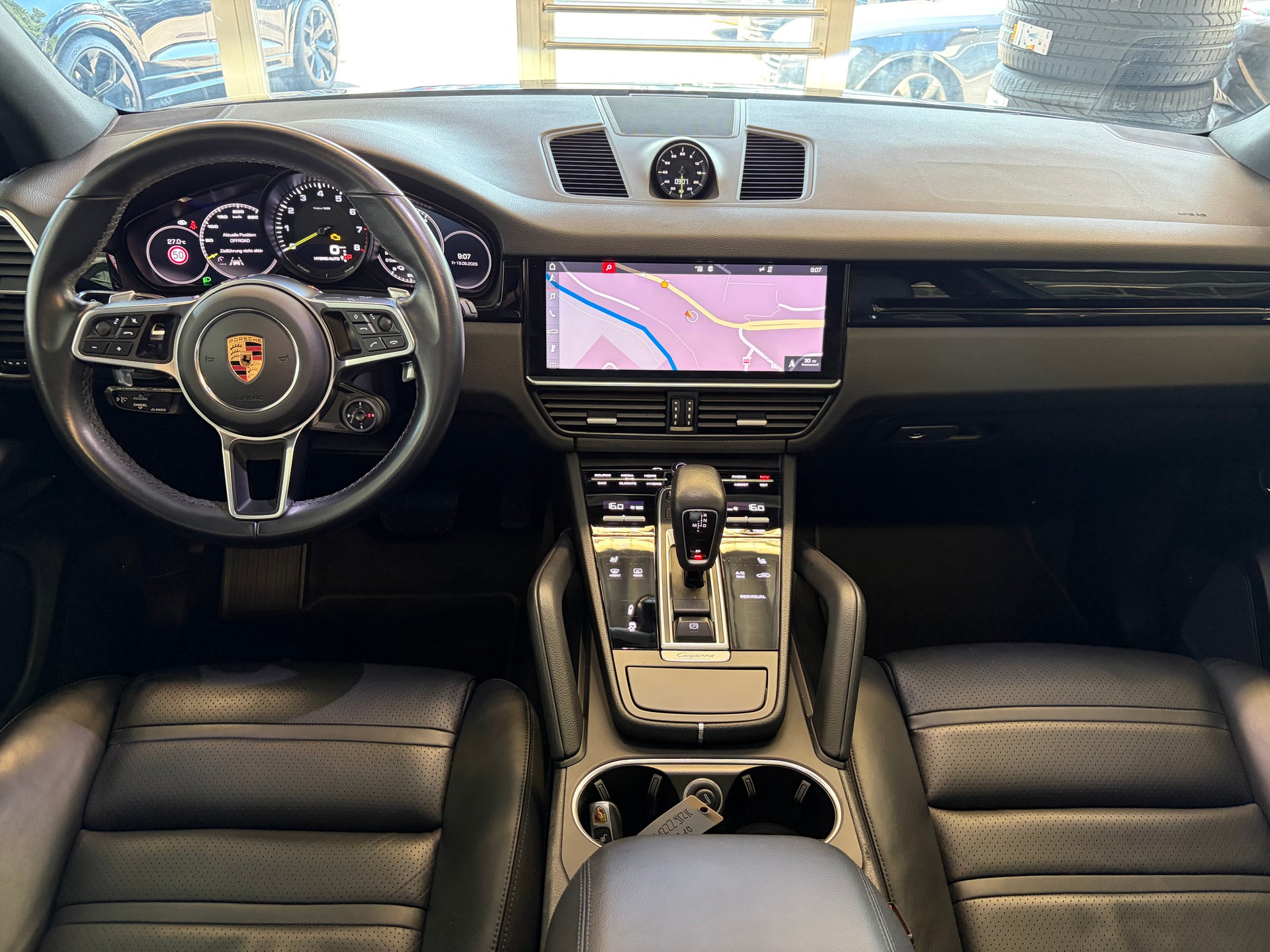 PORSCHE Cayenne E-Hybrid | CH | Swiss | Porsche Approved Garantie 04/2027 | Panorama | 21" RS | Komfortsitze Memory |-image-13