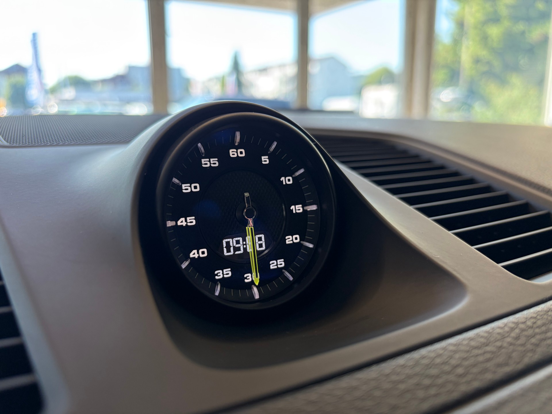 PORSCHE Cayenne E-Hybrid | CH | Swiss | Porsche Approved Garantie 04/2027 | Panorama | 21" RS | Komfortsitze Memory |-image-18
