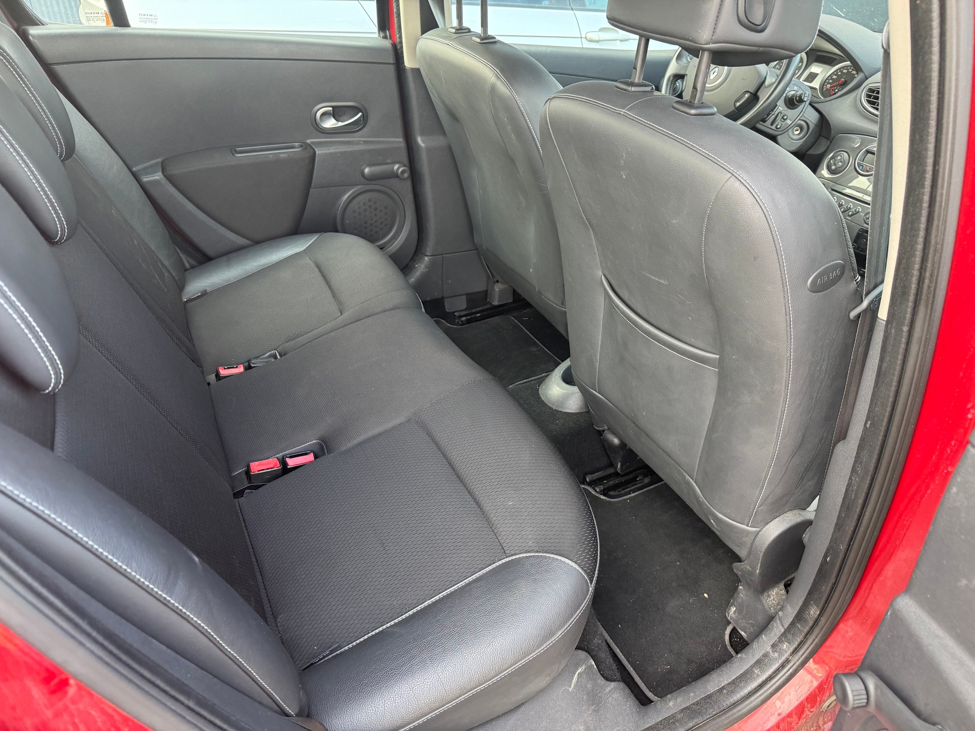 RENAULT Clio 1.6 16V Dynamique-image-12