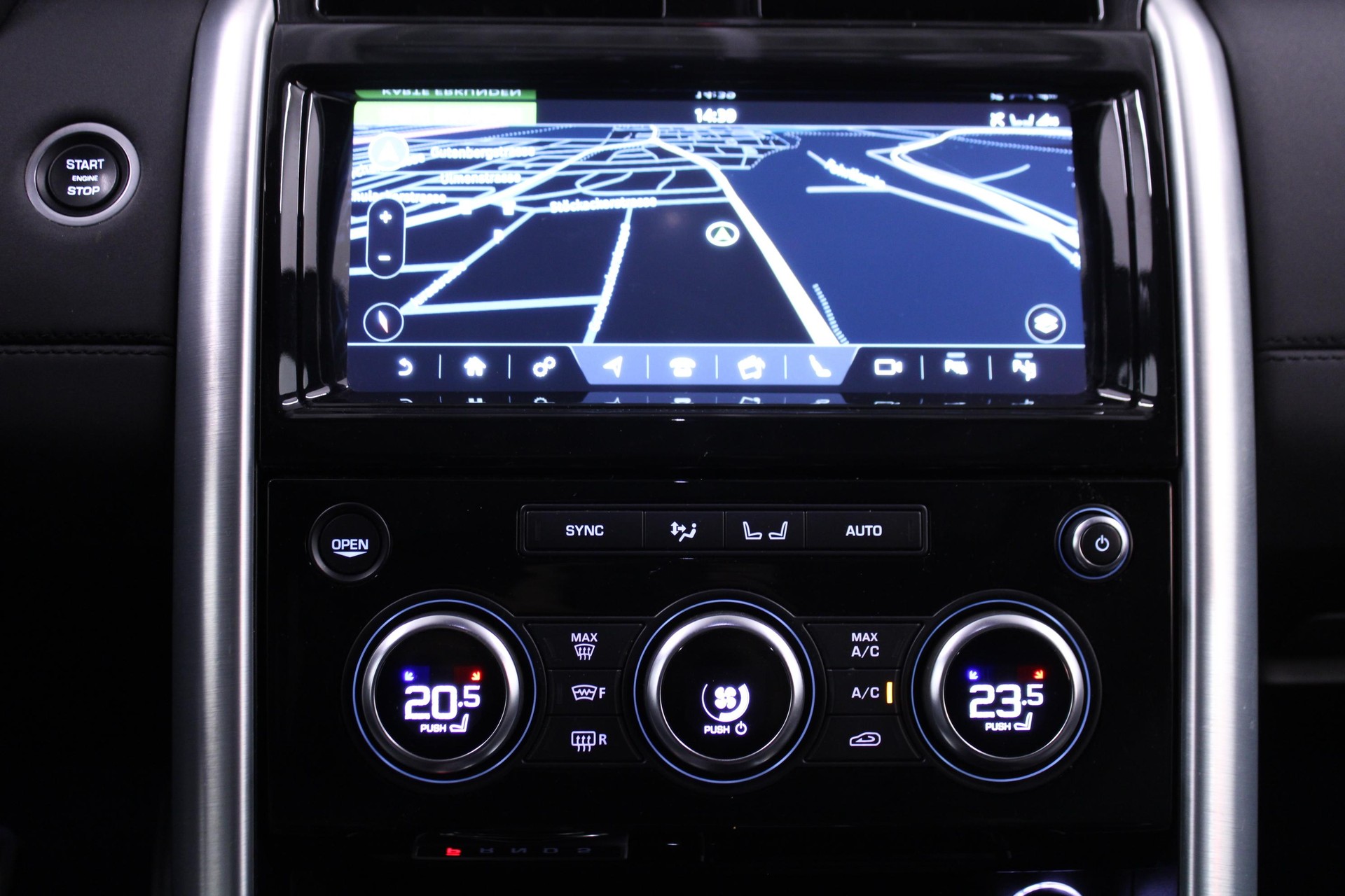 LAND ROVER Discovery 3.0 SDV6 HSE-image-5